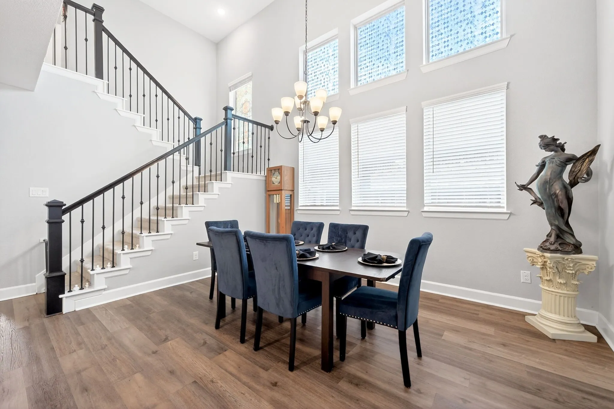 Single Family Residence For Sale in Kaufman County , 1469 Lawnview Drive, Forney, Texas 75126, 4 Bedrooms, 3 Bathrooms, 3 Garage spaces, 3,406 Sqft, built in 2021, Preowned, Price $475,000, mls#21229813, Real Estate Agent in Forney, Homes For Sale in Kaufman county, Homes For Sale in Forney, Realtor in Forney Texas, Real Estate Brokerage Independent Realty Texas, Luminita Cordes Realtor
