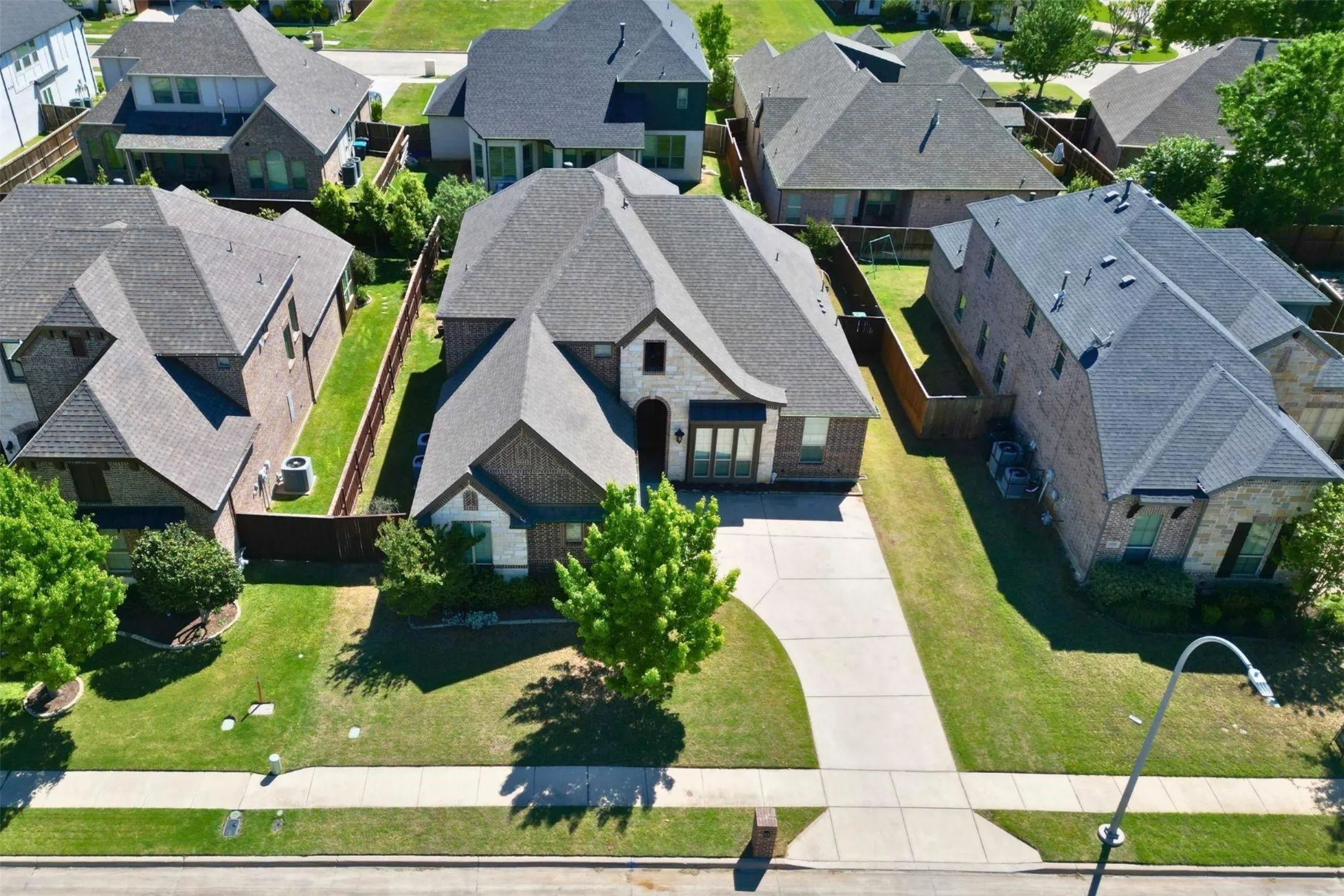 Single Family Residence For Sale in Tarrant County , 1004 Merion Drive, Fort Worth, Texas 76028, 4 Bedroom, 3 Bathroom, 2 Garage spaces, 2,956 Sqft, built in 2017, Preowned, mls#21230085, Real Estate Agent in Fort Worth, Homes For Sale in Tarrant county, Homes For Sale in Fort Worth, Realtor in Fort Worth Texas, Real Estate Brokerage Independent Realty Texas, Luminita Cordes Realtor