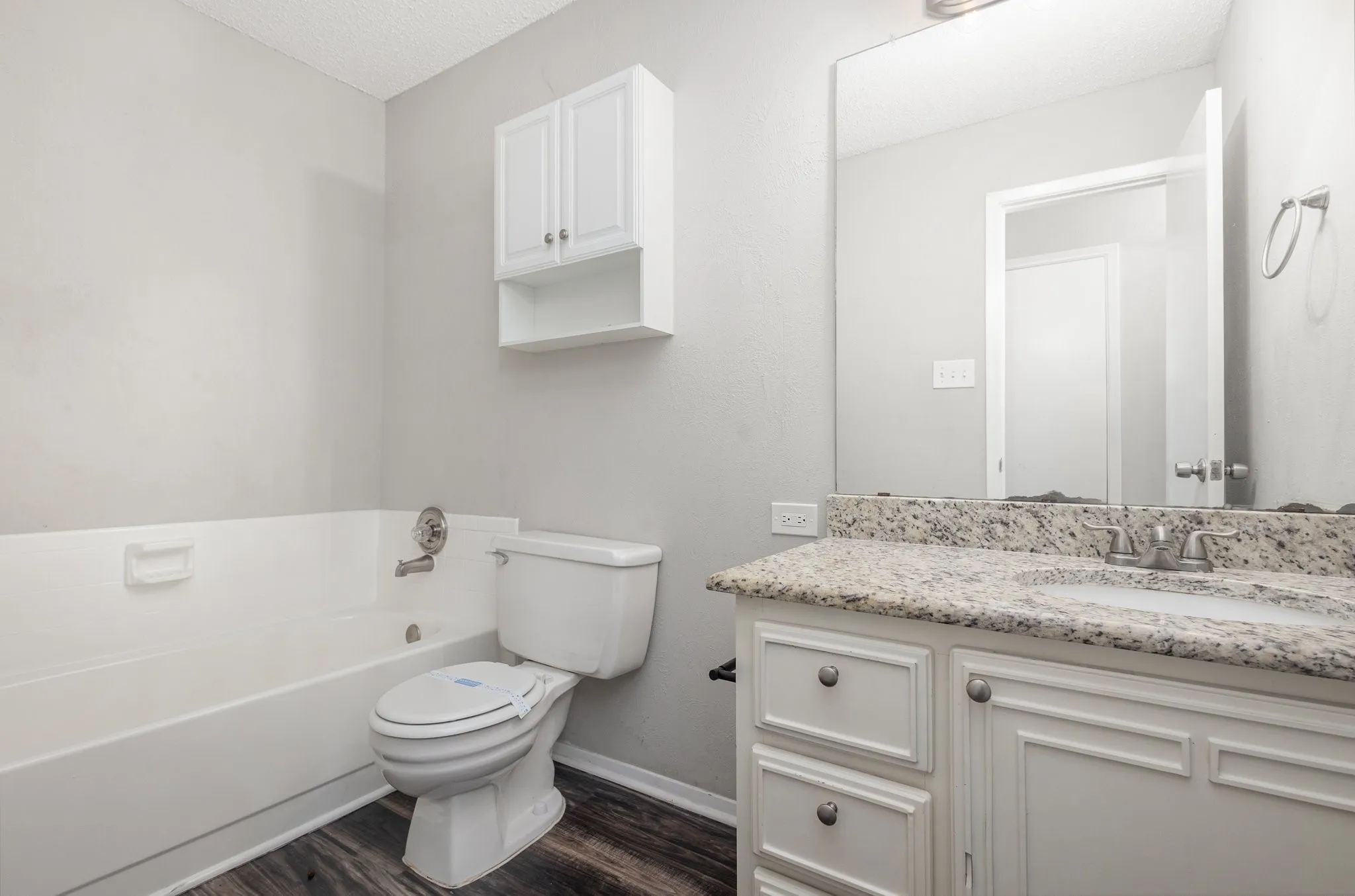 Single Family Residence For Sale in Tarrant County , 5616 Atlantis Terrace, Arlington, Texas 76016, 3 Bedroom, 2 Bathroom, 2 Garage spaces, 1,303 Sqft, built in 1977, Preowned, mls#21231632, Real Estate Agent in Arlington, Homes For Sale in Tarrant county, Homes For Sale in Arlington, Realtor in Arlington Texas, Real Estate Brokerage Independent Realty Texas, Luminita Cordes Realtor
