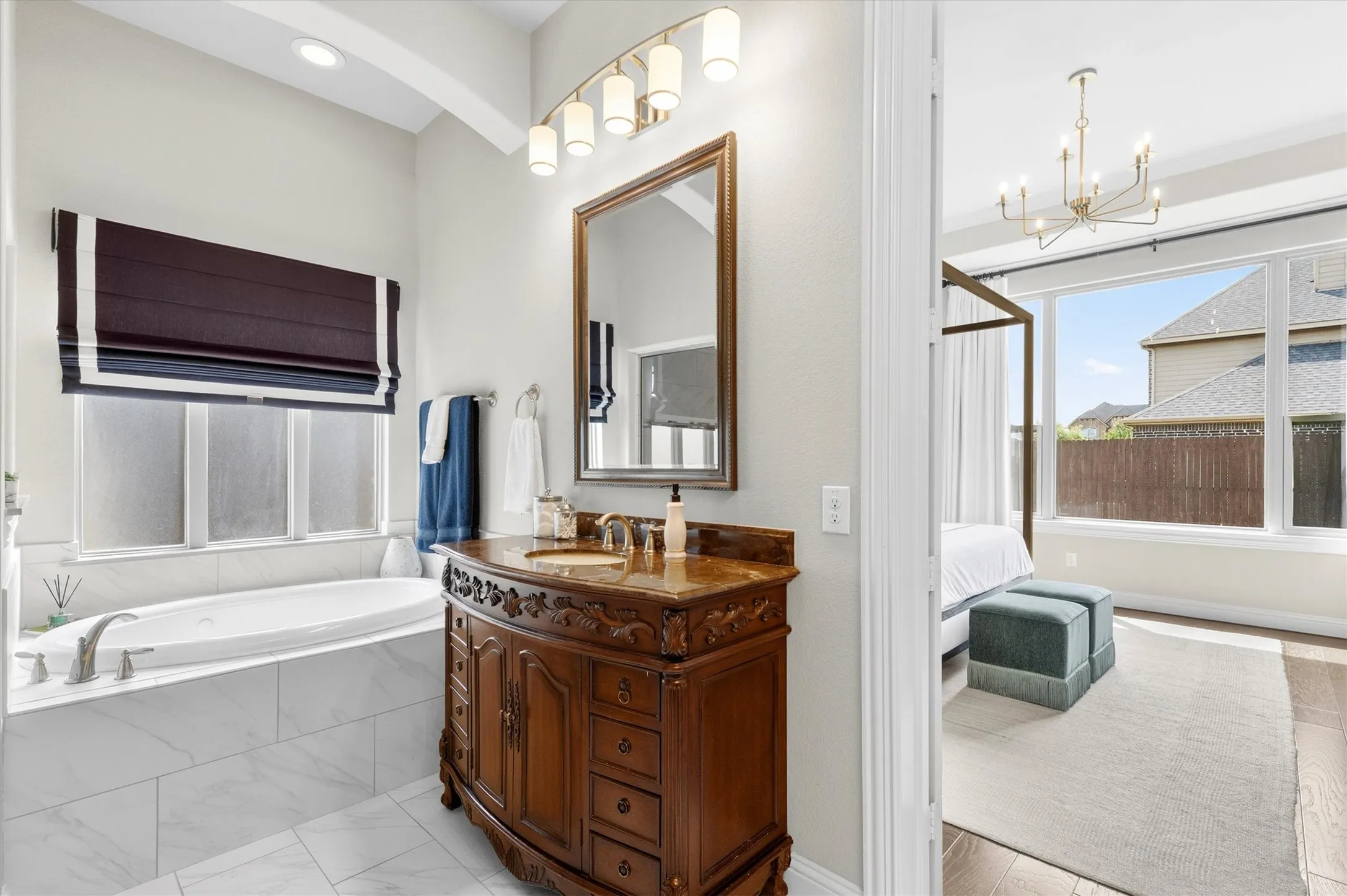 Single Family Residence For Sale in Collin County , 506 Sun Meadow Drive, Wylie, Texas 75098, 4 Bedroom, 4 Bathroom, 3 Garage spaces, 3,595 Sqft, built in 2016, Preowned, mls#21223459, Real Estate Agent in Wylie, Homes For Sale in Collin county, Homes For Sale in Wylie, Realtor in Wylie Texas, Real Estate Brokerage Independent Realty Texas, Luminita Cordes Realtor