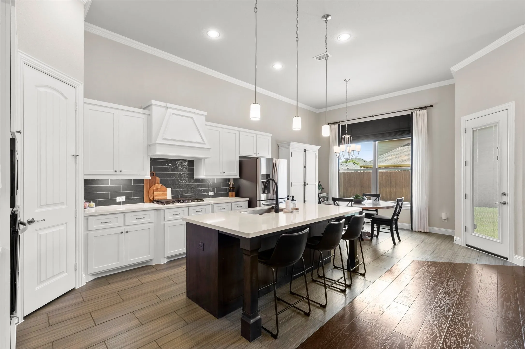 Single Family Residence For Sale in Collin County , 506 Sun Meadow Drive, Wylie, Texas 75098, 4 Bedroom, 4 Bathroom, 3 Garage spaces, 3,595 Sqft, built in 2016, Preowned, mls#21223459, Real Estate Agent in Wylie, Homes For Sale in Collin county, Homes For Sale in Wylie, Realtor in Wylie Texas, Real Estate Brokerage Independent Realty Texas, Luminita Cordes Realtor
