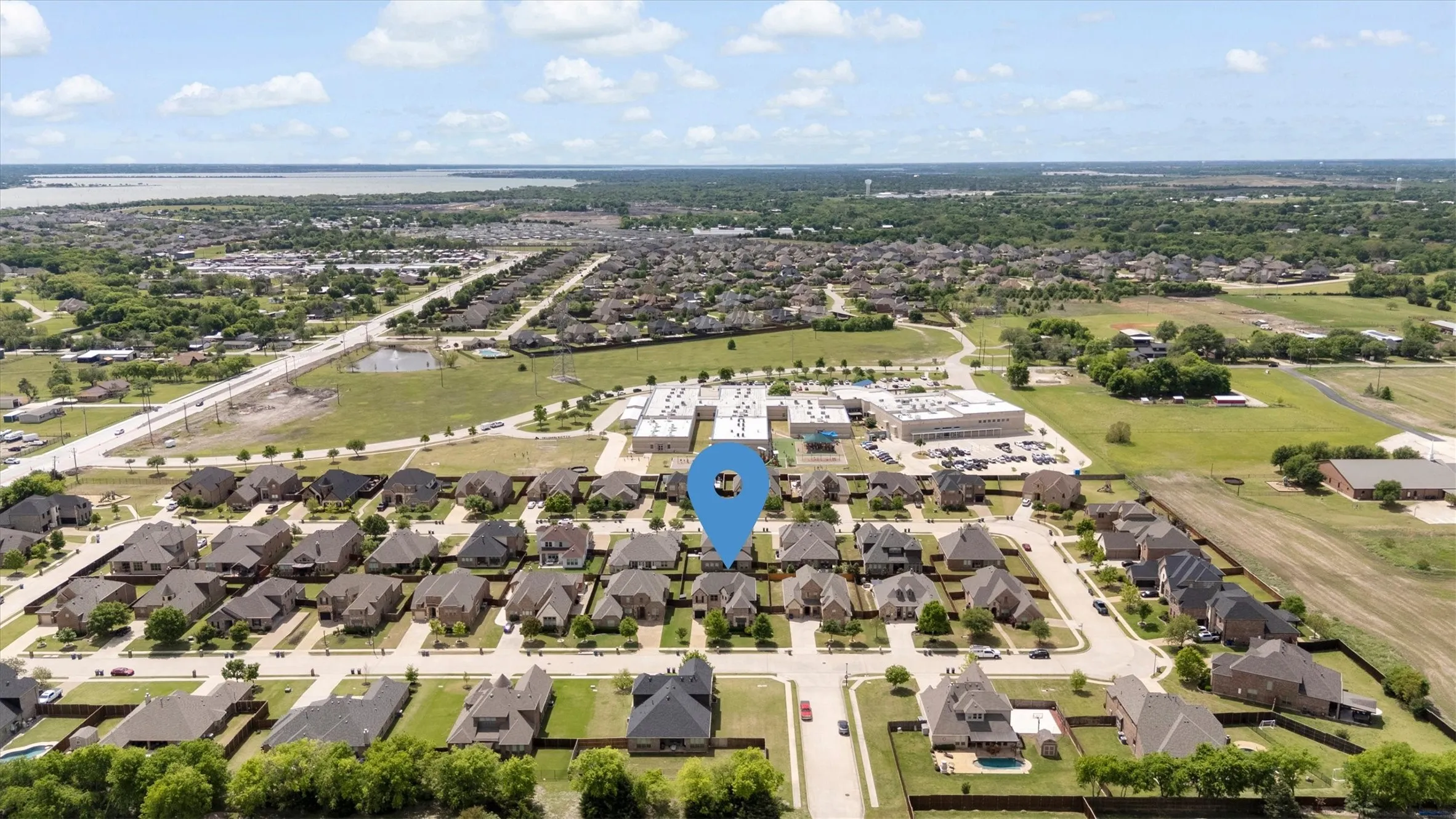 Single Family Residence For Sale in Collin County , 506 Sun Meadow Drive, Wylie, Texas 75098, 4 Bedroom, 4 Bathroom, 3 Garage spaces, 3,595 Sqft, built in 2016, Preowned, mls#21223459, Real Estate Agent in Wylie, Homes For Sale in Collin county, Homes For Sale in Wylie, Realtor in Wylie Texas, Real Estate Brokerage Independent Realty Texas, Luminita Cordes Realtor