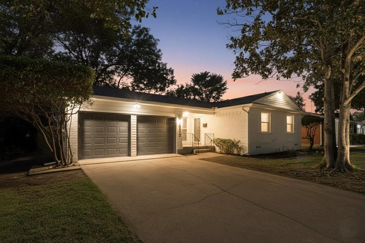 Single Family Residence For Sale in Dallas County , 10833 Palace Way, Dallas, Texas 75218, 3 Bedroom, 2 Bathroom, 2 Garage spaces, 1,421 Sqft, built in 1959, Preowned, mls#21231682, Real Estate Agent in Dallas, Homes For Sale in Dallas county, Homes For Sale in Dallas, Realtor in Dallas Texas, Real Estate Brokerage Independent Realty Texas, Luminita Cordes Realtor
