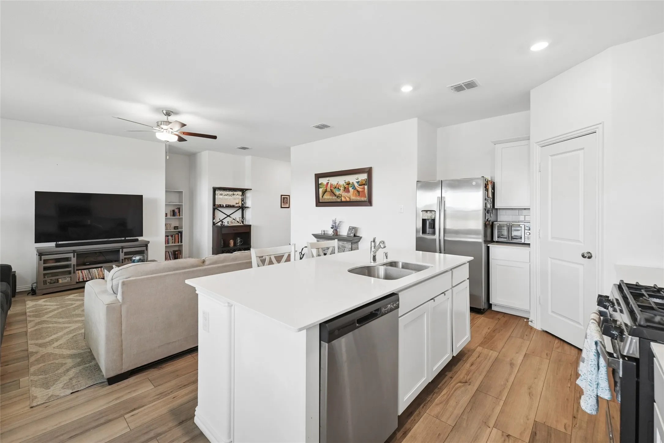 Single Family Residence For Sale in Rockwall County , 925 Garner Drive, Fate, Texas 75087, 3 Bedrooms, 2 Bathrooms, 2 Garage spaces, 1,630 Sqft, built in 2023, Preowned, Price $330,000, mls#21231178, Real Estate Agent in Fate, Homes For Sale in Rockwall county, Homes For Sale in Fate, Realtor in Fate Texas, Real Estate Brokerage Independent Realty Texas, Luminita Cordes Realtor