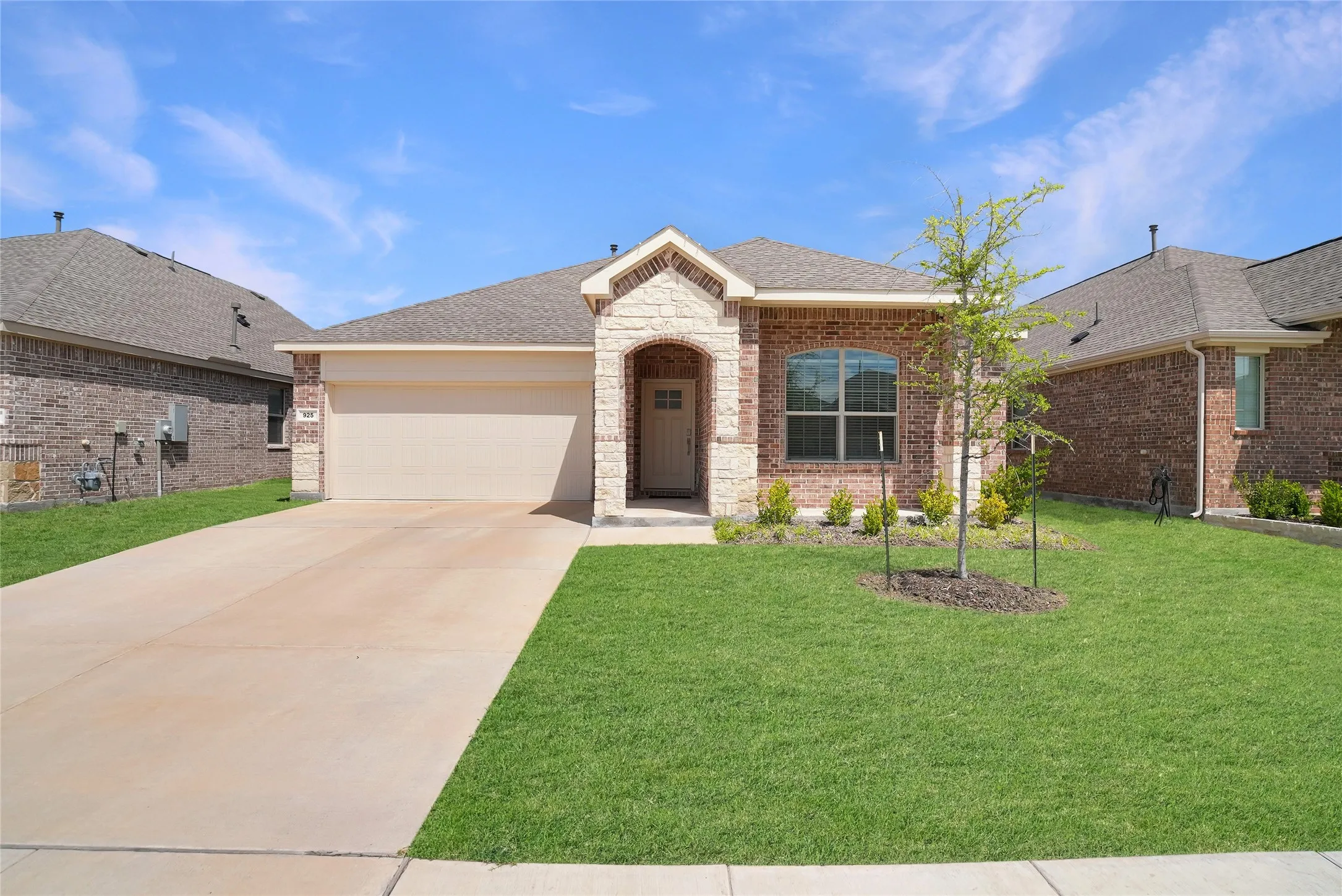 Single Family Residence For Sale in Rockwall County , 925 Garner Drive, Fate, Texas 75087, 3 Bedrooms, 2 Bathrooms, 2 Garage spaces, 1,630 Sqft, built in 2023, Preowned, Price $330,000, mls#21231178, Real Estate Agent in Fate, Homes For Sale in Rockwall county, Homes For Sale in Fate, Realtor in Fate Texas, Real Estate Brokerage Independent Realty Texas, Luminita Cordes Realtor