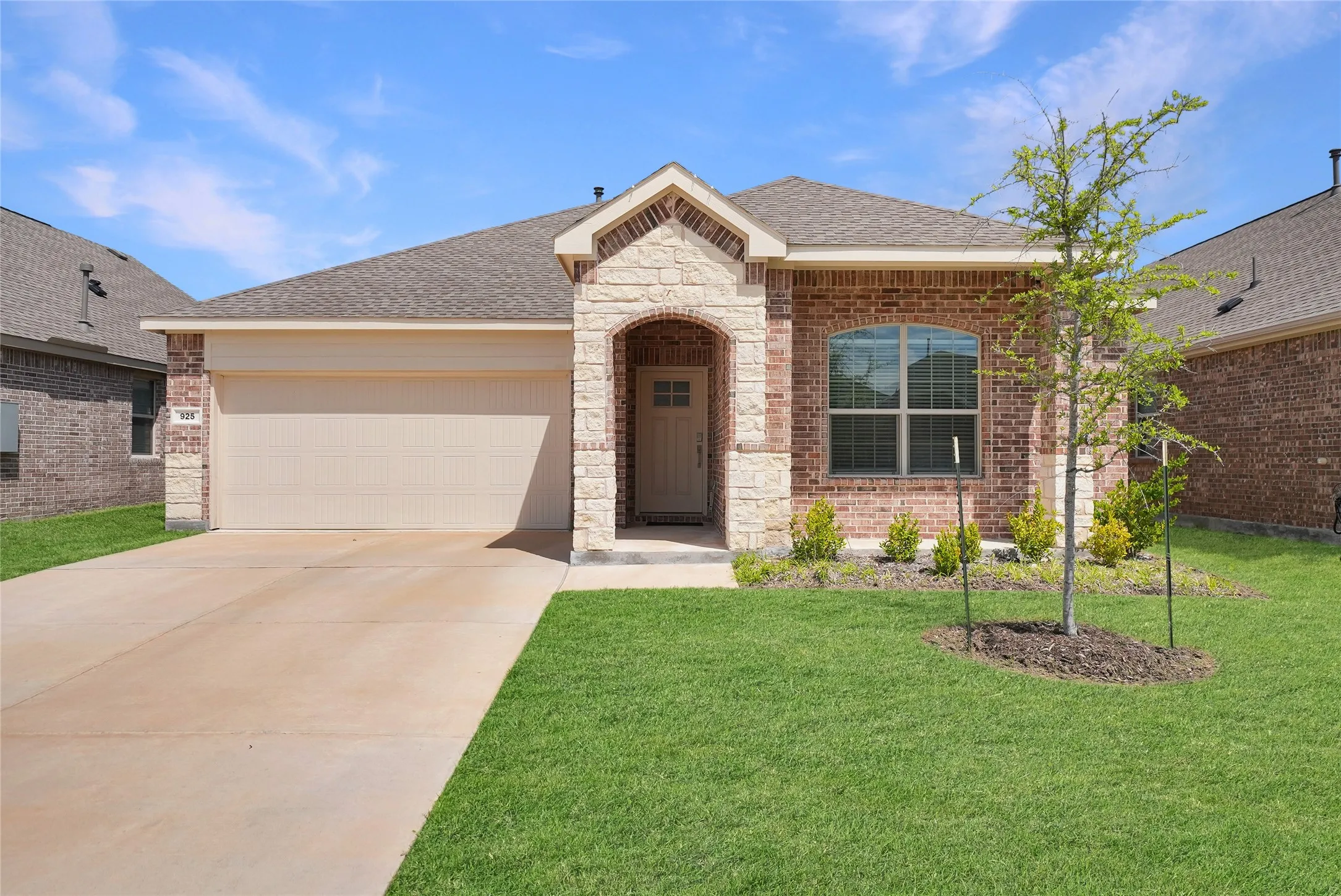 Single Family Residence For Sale in Rockwall County , 925 Garner Drive, Fate, Texas 75087, 3 Bedrooms, 2 Bathrooms, 2 Garage spaces, 1,630 Sqft, built in 2023, Preowned, Price $330,000, mls#21231178, Real Estate Agent in Fate, Homes For Sale in Rockwall county, Homes For Sale in Fate, Realtor in Fate Texas, Real Estate Brokerage Independent Realty Texas, Luminita Cordes Realtor