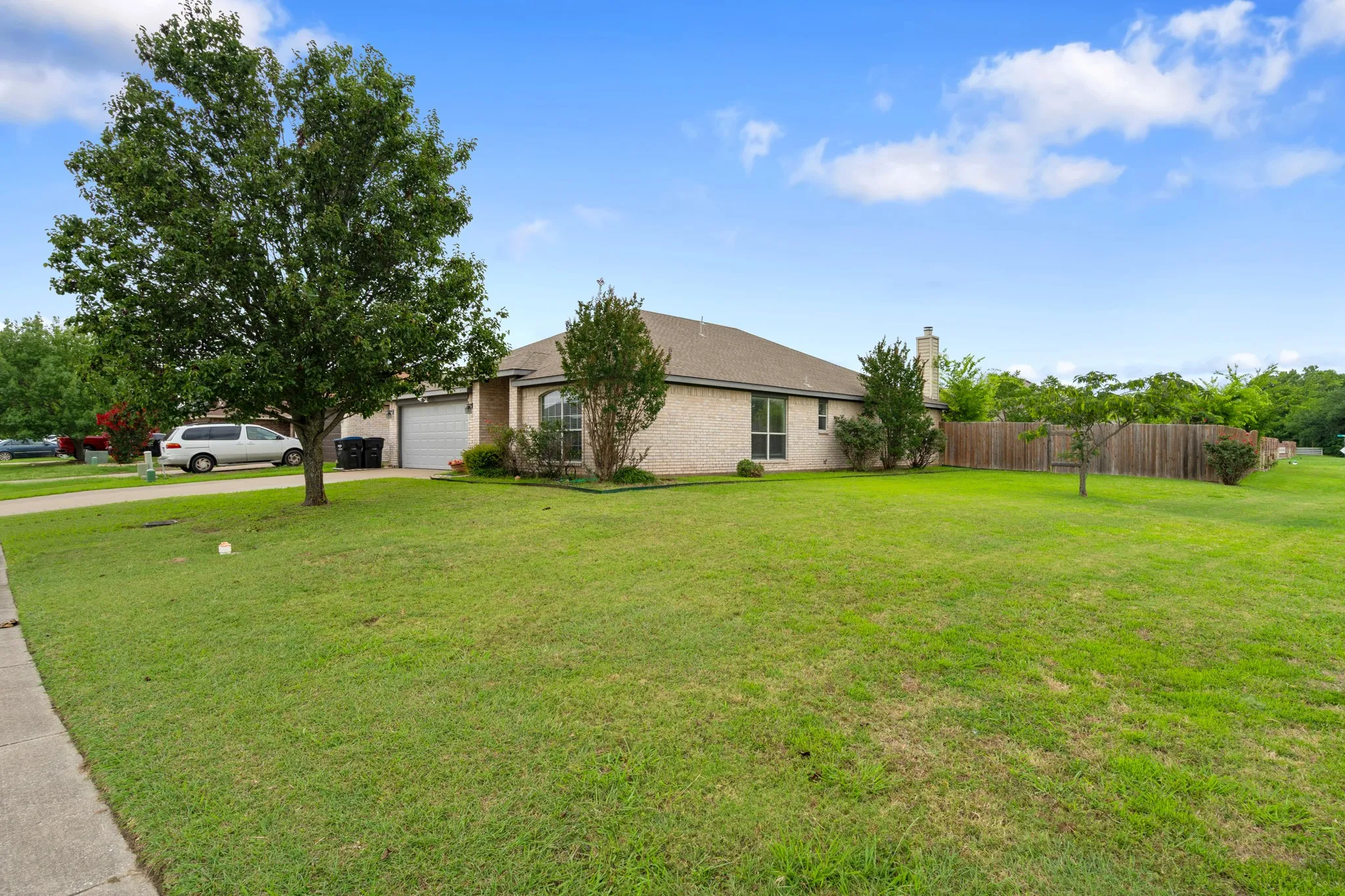 Huge side yard on corner lot