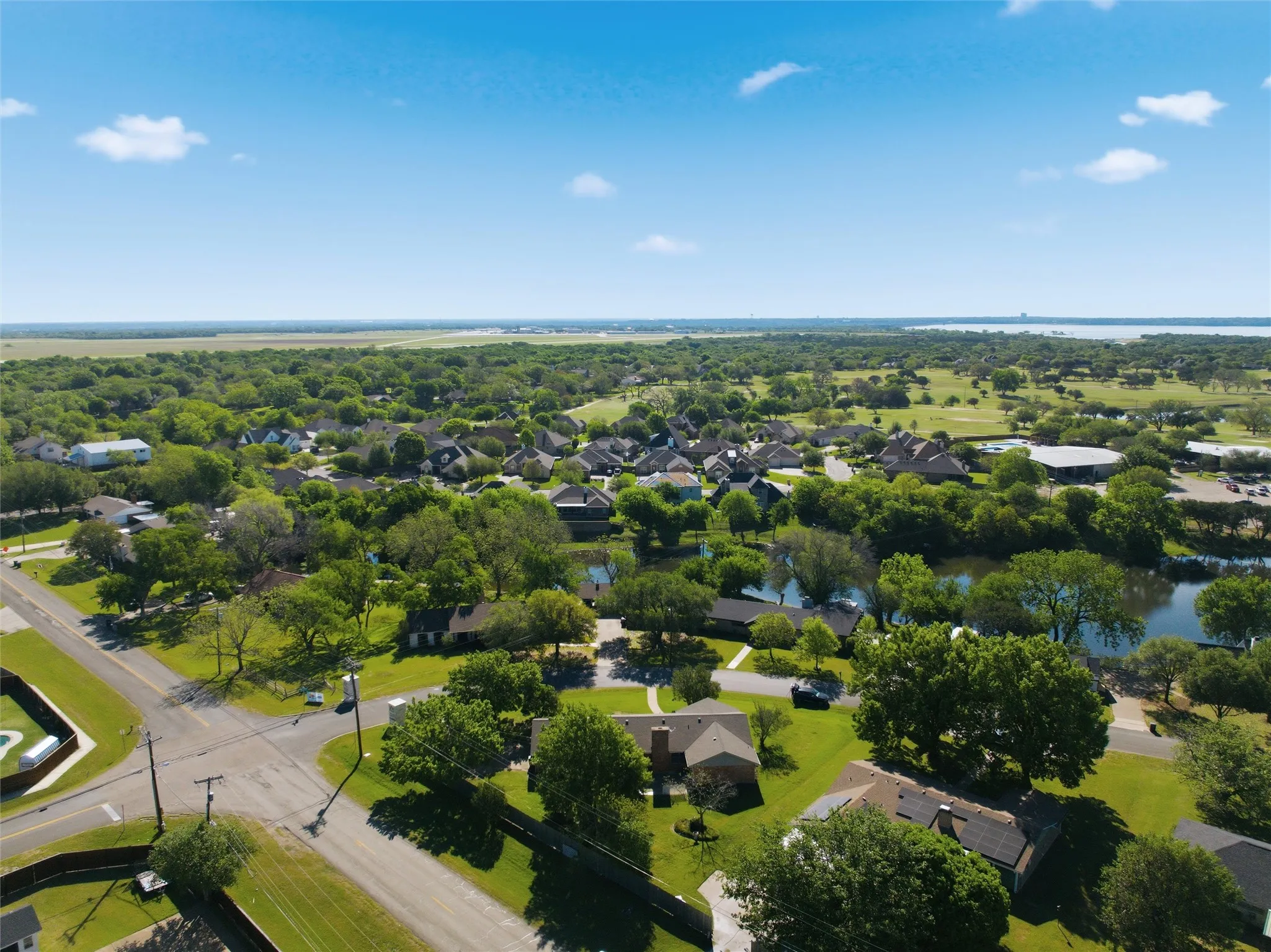 Single Family Residence For Sale in Mc Lennan County , 9321 Tree Lake Drive, Waco, Texas 76708, 3 Bedroom, 2 Bathroom, 2 Garage spaces, 1,883 Sqft, built in 1975, mls#21231722, Real Estate Agent in Waco, Homes For Sale in Mc Lennan county, Homes For Sale in Waco, Realtor in Waco Texas, Real Estate Brokerage Independent Realty Texas, Luminita Cordes Realtor