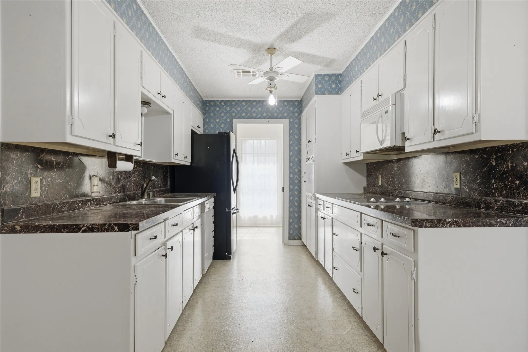 Single Family Residence For Sale in Mc Lennan County , 9321 Tree Lake Drive, Waco, Texas 76708, 3 Bedroom, 2 Bathroom, 2 Garage spaces, 1,883 Sqft, built in 1975, mls#21231722, Real Estate Agent in Waco, Homes For Sale in Mc Lennan county, Homes For Sale in Waco, Realtor in Waco Texas, Real Estate Brokerage Independent Realty Texas, Luminita Cordes Realtor