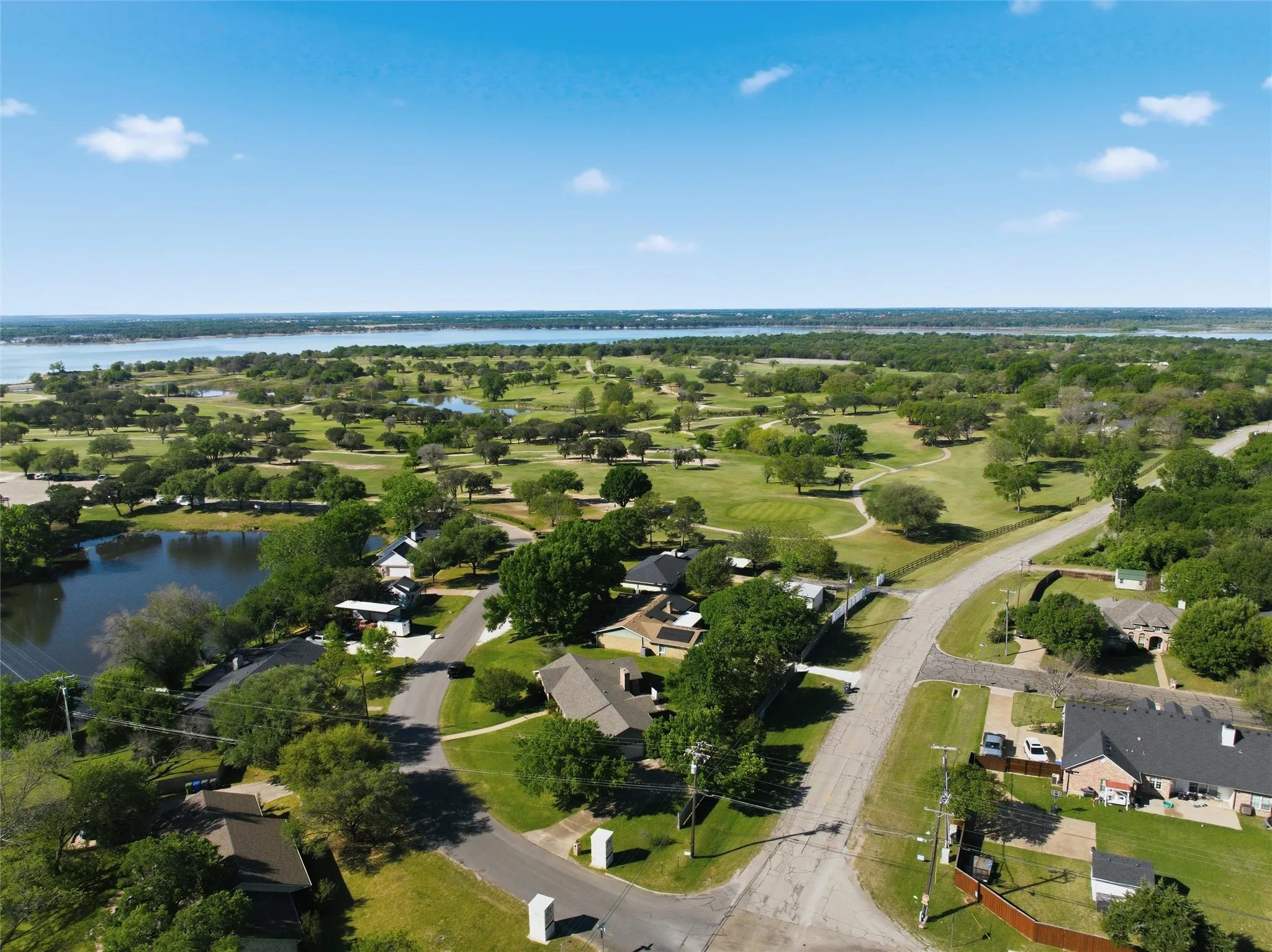 Single Family Residence For Sale in Mc Lennan County , 9321 Tree Lake Drive, Waco, Texas 76708, 3 Bedroom, 2 Bathroom, 2 Garage spaces, 1,883 Sqft, built in 1975, mls#21231722, Real Estate Agent in Waco, Homes For Sale in Mc Lennan county, Homes For Sale in Waco, Realtor in Waco Texas, Real Estate Brokerage Independent Realty Texas, Luminita Cordes Realtor