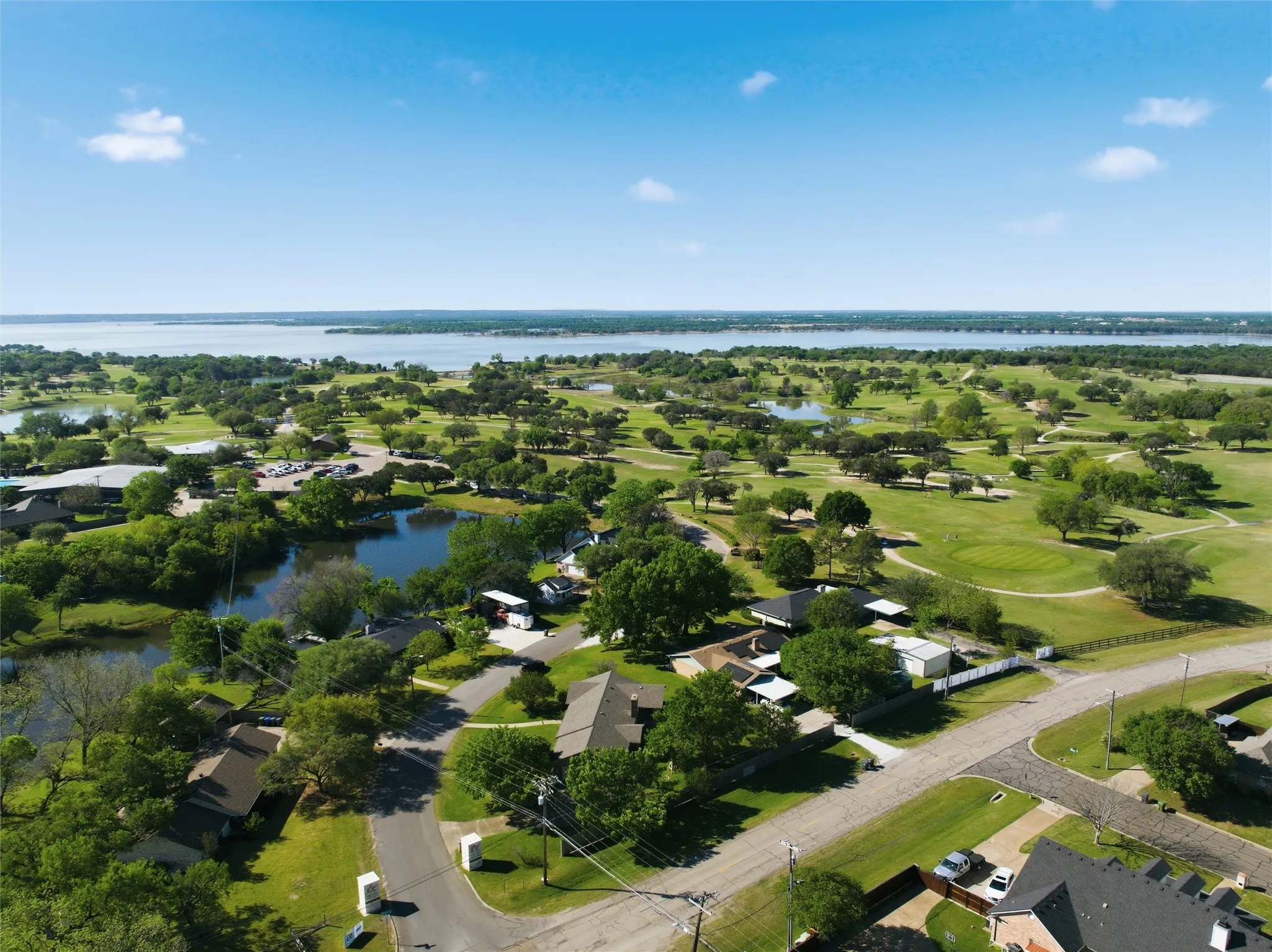 Single Family Residence For Sale in Mc Lennan County , 9321 Tree Lake Drive, Waco, Texas 76708, 3 Bedroom, 2 Bathroom, 2 Garage spaces, 1,883 Sqft, built in 1975, mls#21231722, Real Estate Agent in Waco, Homes For Sale in Mc Lennan county, Homes For Sale in Waco, Realtor in Waco Texas, Real Estate Brokerage Independent Realty Texas, Luminita Cordes Realtor