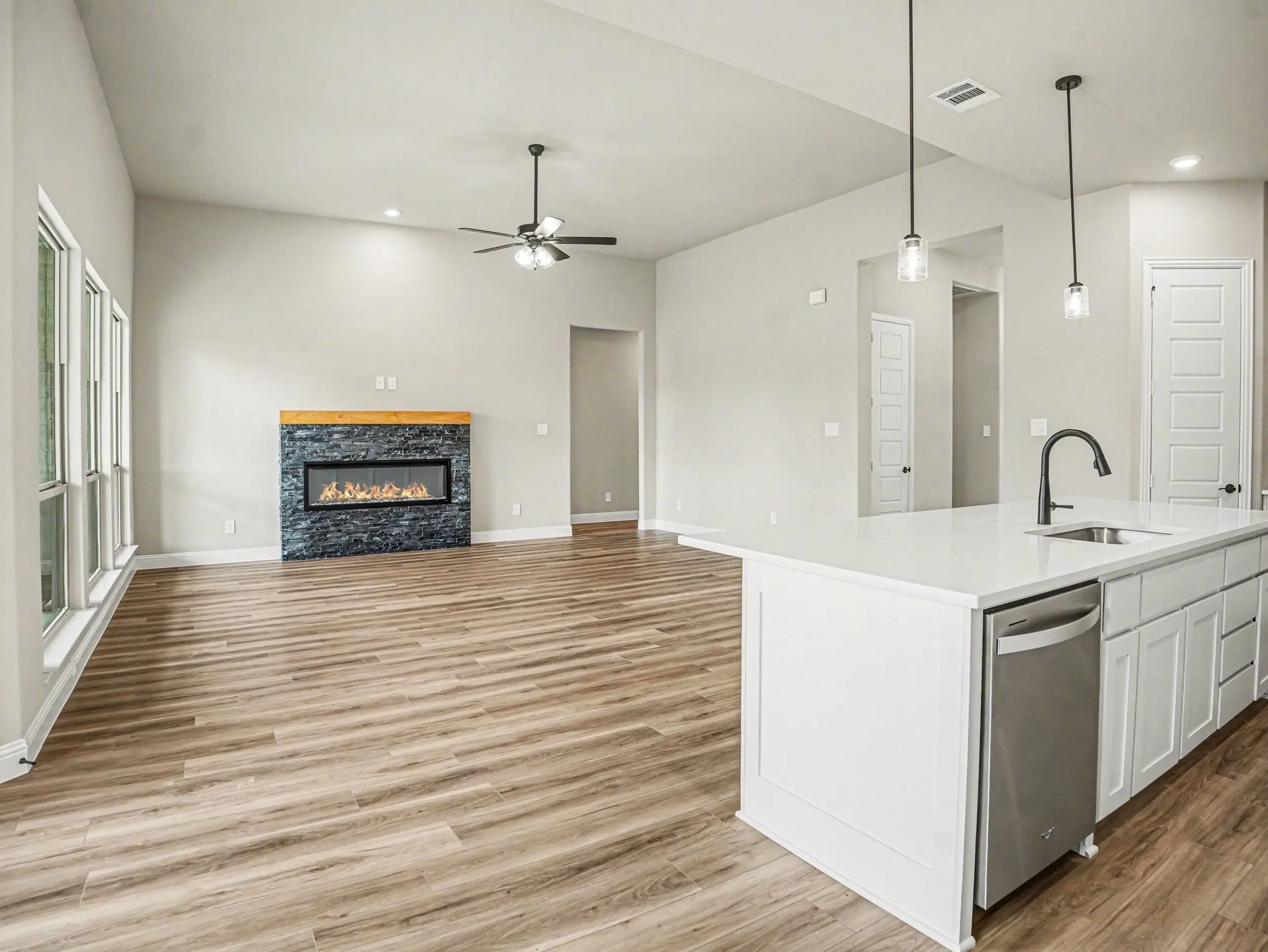 Single Family Residence For Sale in Ellis County , 6830 Southrock Drive, Midlothian, Texas 76065, 4 Bedroom, 3 Bathroom, 3 Garage spaces, 2,785 Sqft, built in 2026, New Construction - Complete, mls#21231766, Real Estate Agent in Midlothian, Homes For Sale in Ellis county, Homes For Sale in Midlothian, Realtor in Midlothian Texas, Real Estate Brokerage Independent Realty Texas, Luminita Cordes Realtor