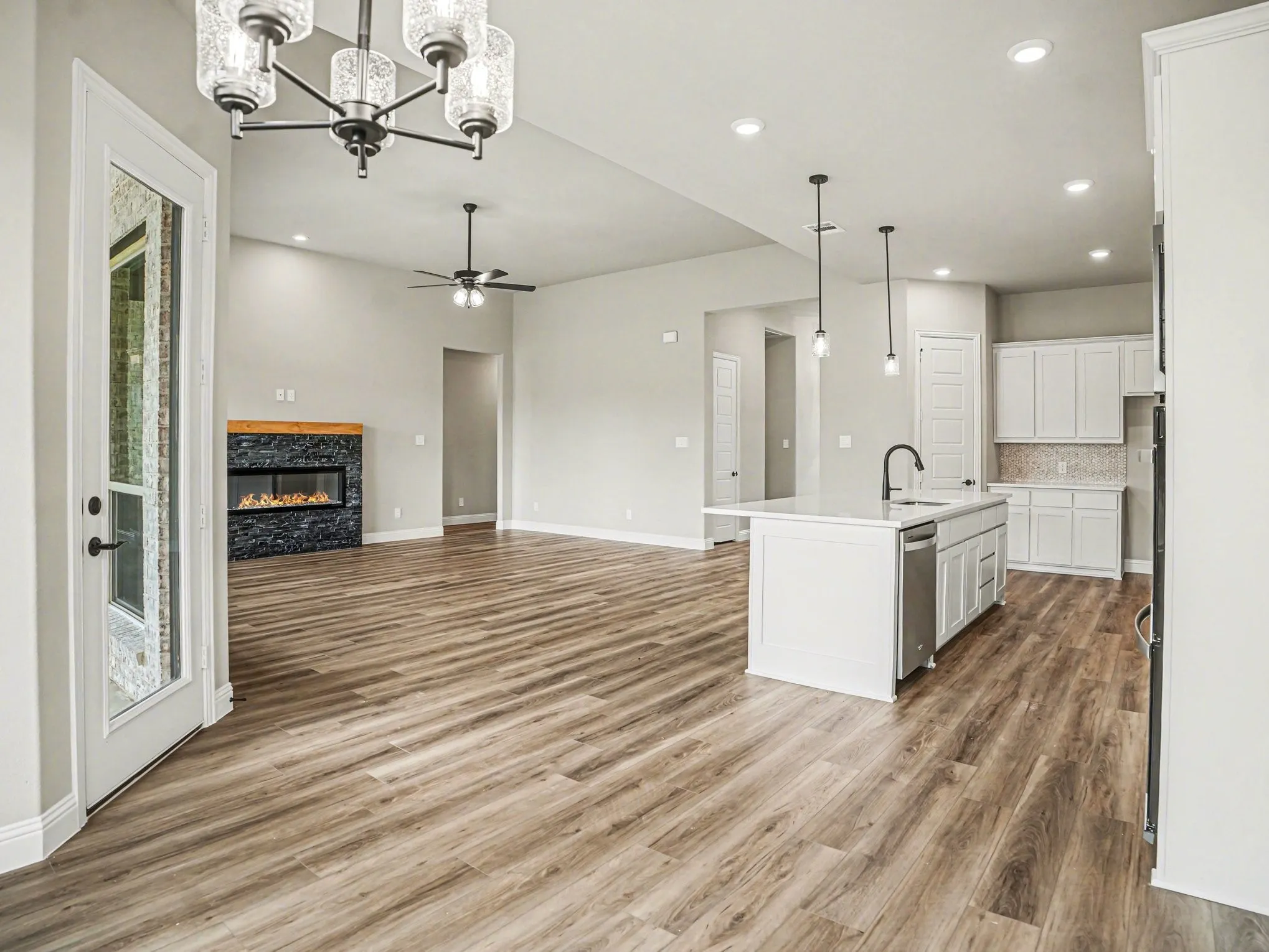 Single Family Residence For Sale in Ellis County , 6830 Southrock Drive, Midlothian, Texas 76065, 4 Bedroom, 3 Bathroom, 3 Garage spaces, 2,785 Sqft, built in 2026, New Construction - Complete, mls#21231766, Real Estate Agent in Midlothian, Homes For Sale in Ellis county, Homes For Sale in Midlothian, Realtor in Midlothian Texas, Real Estate Brokerage Independent Realty Texas, Luminita Cordes Realtor