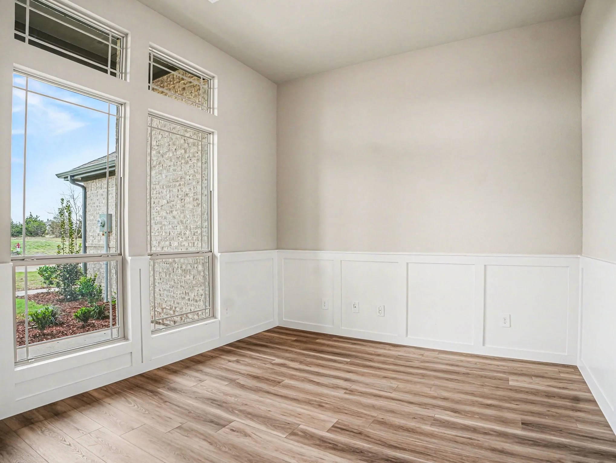 Single Family Residence For Sale in Ellis County , 6830 Southrock Drive, Midlothian, Texas 76065, 4 Bedroom, 3 Bathroom, 3 Garage spaces, 2,785 Sqft, built in 2026, New Construction - Complete, mls#21231766, Real Estate Agent in Midlothian, Homes For Sale in Ellis county, Homes For Sale in Midlothian, Realtor in Midlothian Texas, Real Estate Brokerage Independent Realty Texas, Luminita Cordes Realtor