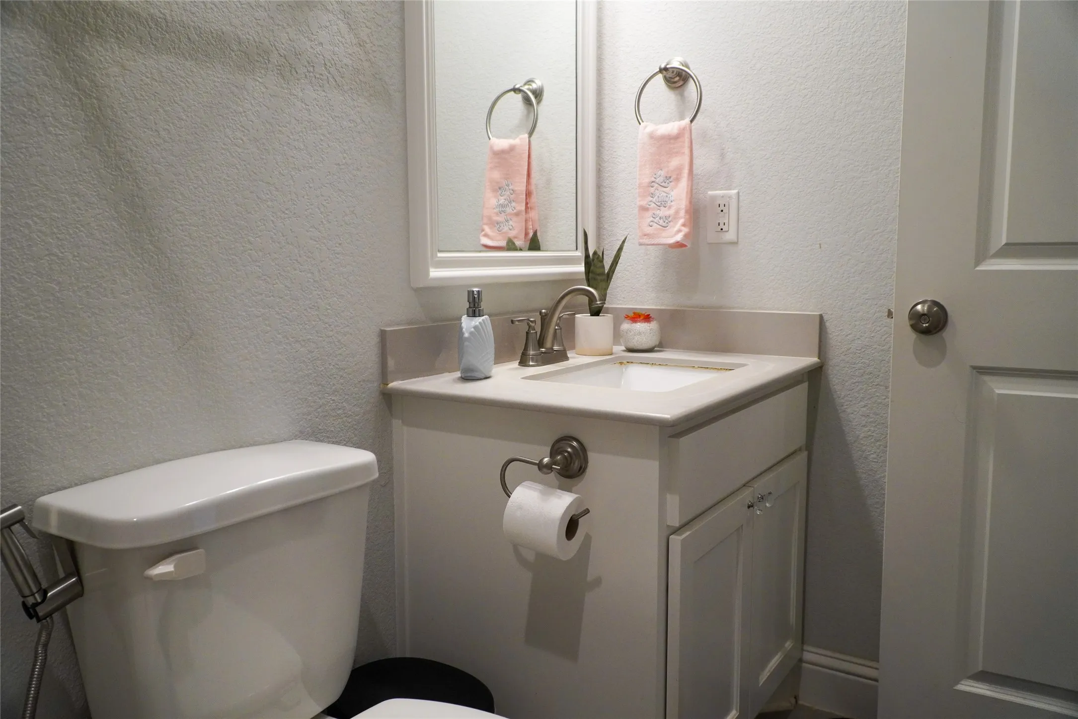 Single Family Residence For Sale in Johnson County , 428 Molly Lane, Keene, Texas 76059, 4 Bedroom, 3 Bathroom, 2 Garage spaces, 2,546 Sqft, built in 2022, mls#21231812, Real Estate Agent in Keene, Homes For Sale in Johnson county, Homes For Sale in Keene, Realtor in Keene Texas, Real Estate Brokerage Independent Realty Texas, Luminita Cordes Realtor