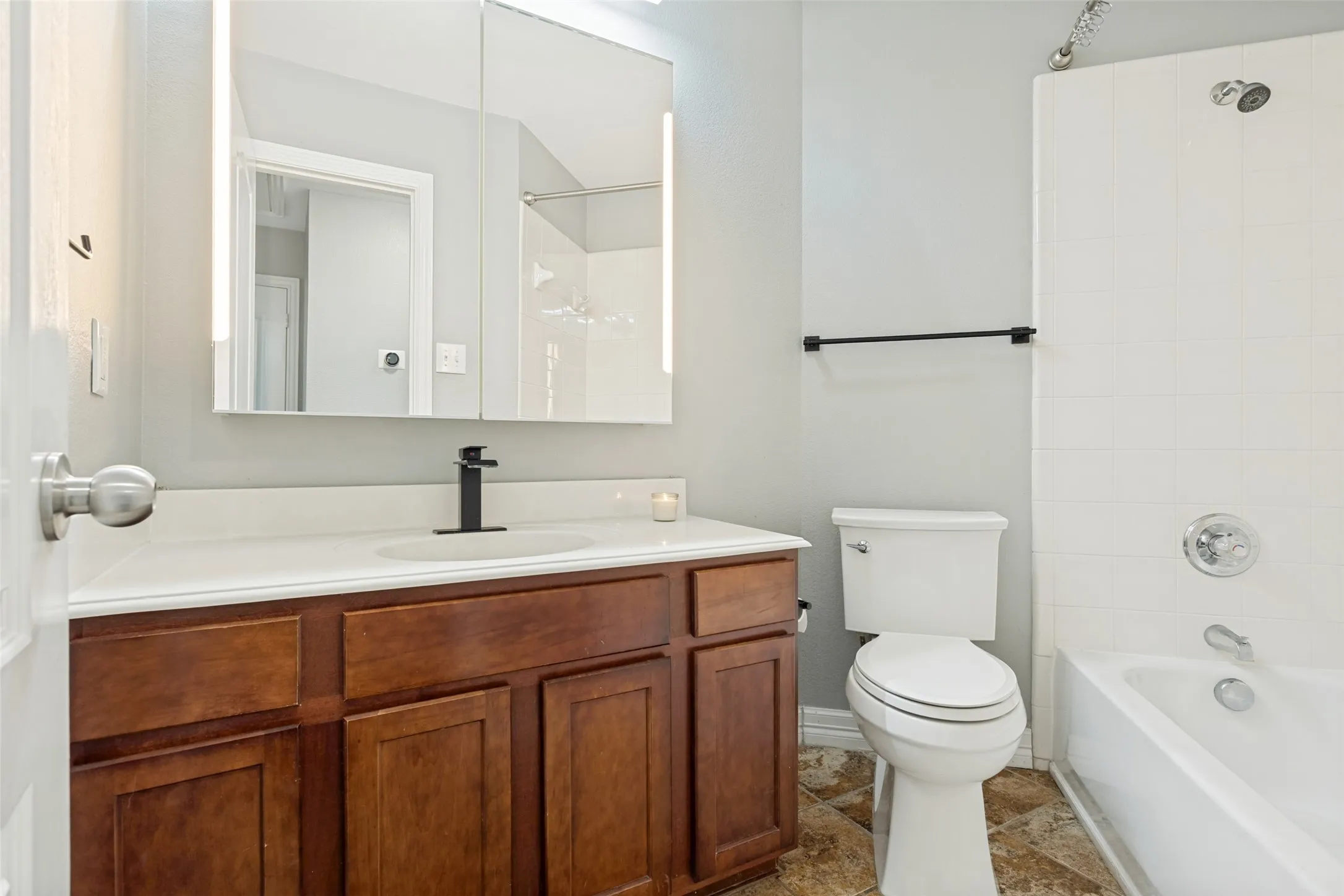 Single Family Residence For Sale in Dallas County , 2301 Trickling Creek Drive, Garland, Texas 75041, 4 Bedroom, 2 Bathroom, 2 Garage spaces, 1,825 Sqft, built in 2005, Preowned, mls#21231853, Real Estate Agent in Garland, Homes For Sale in Dallas county, Homes For Sale in Garland, Realtor in Garland Texas, Real Estate Brokerage Independent Realty Texas, Luminita Cordes Realtor
