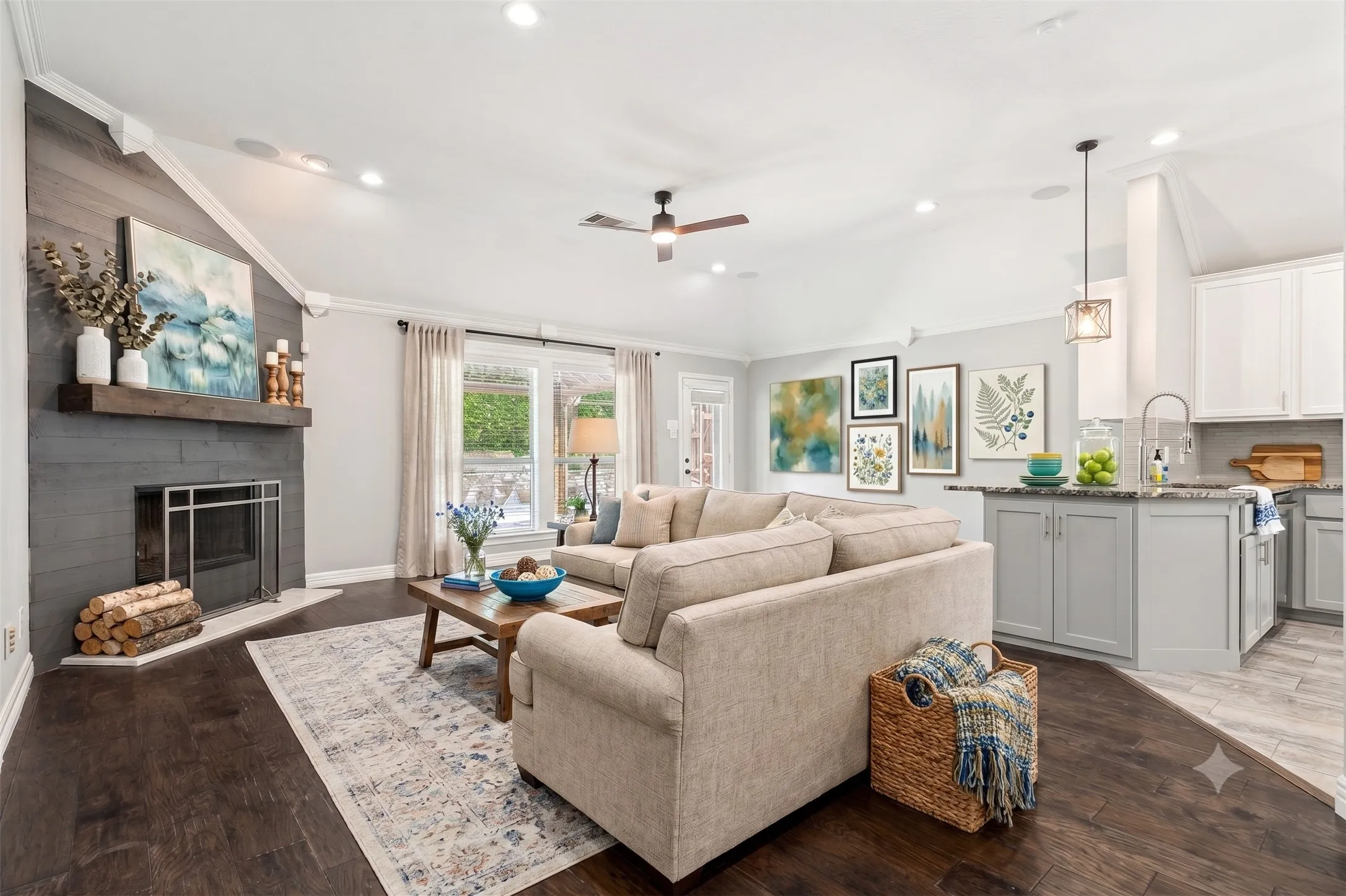 Single Family Residence For Sale in Dallas County , 2301 Trickling Creek Drive, Garland, Texas 75041, 4 Bedroom, 2 Bathroom, 2 Garage spaces, 1,825 Sqft, built in 2005, Preowned, mls#21231853, Real Estate Agent in Garland, Homes For Sale in Dallas county, Homes For Sale in Garland, Realtor in Garland Texas, Real Estate Brokerage Independent Realty Texas, Luminita Cordes Realtor