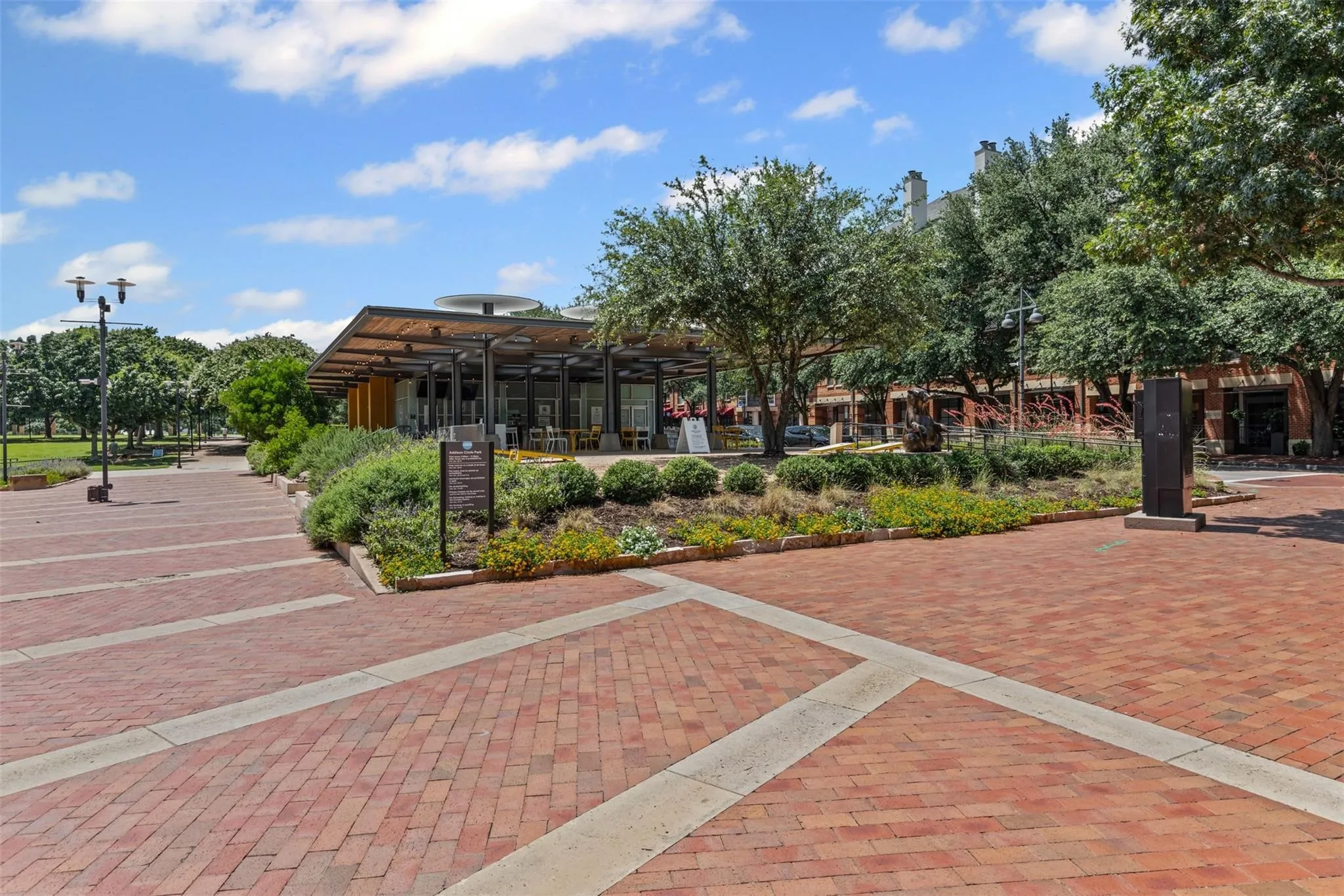 Townhouse For Sale in Dallas County , 15727 Seabolt Place, Addison, Texas 75001, 2 Bedroom, 3 Bathroom, 2 Garage spaces, 1,931 Sqft, built in 2005, Price $430,000, mls#21231929, Real Estate Agent in Addison, Homes For Sale in Dallas county, Homes For Sale in Addison, Realtor in Addison Texas, Real Estate Brokerage Independent Realty Texas, Luminita Cordes Realtor