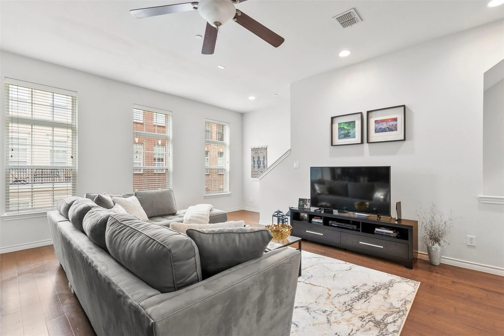 Townhouse For Sale in Dallas County , 15727 Seabolt Place, Addison, Texas 75001, 2 Bedroom, 3 Bathroom, 2 Garage spaces, 1,931 Sqft, built in 2005, Price $430,000, mls#21231929, Real Estate Agent in Addison, Homes For Sale in Dallas county, Homes For Sale in Addison, Realtor in Addison Texas, Real Estate Brokerage Independent Realty Texas, Luminita Cordes Realtor