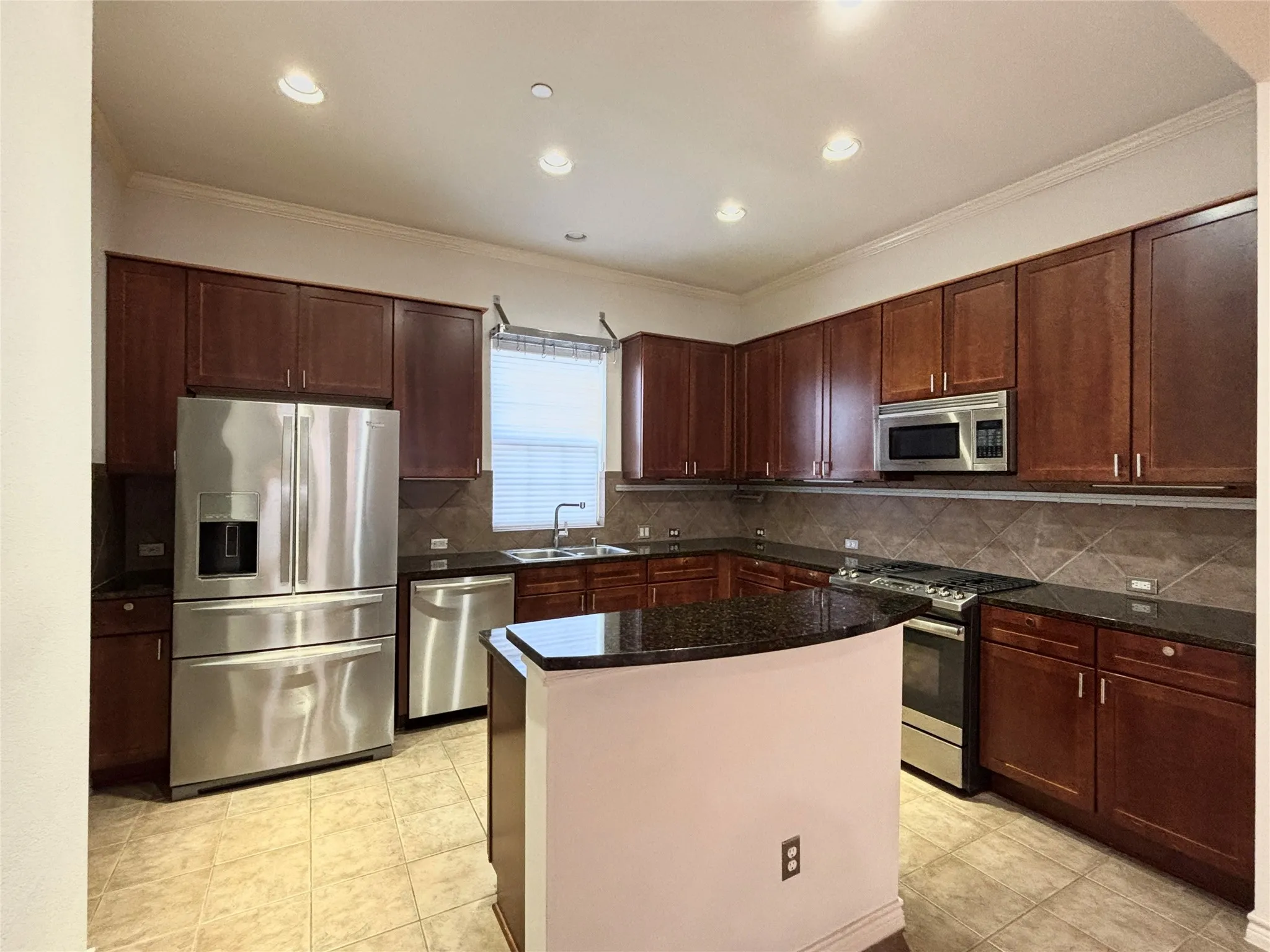 Townhouse For Sale in Dallas County , 15727 Seabolt Place, Addison, Texas 75001, 2 Bedroom, 3 Bathroom, 2 Garage spaces, 1,931 Sqft, built in 2005, Price $430,000, mls#21231929, Real Estate Agent in Addison, Homes For Sale in Dallas county, Homes For Sale in Addison, Realtor in Addison Texas, Real Estate Brokerage Independent Realty Texas, Luminita Cordes Realtor