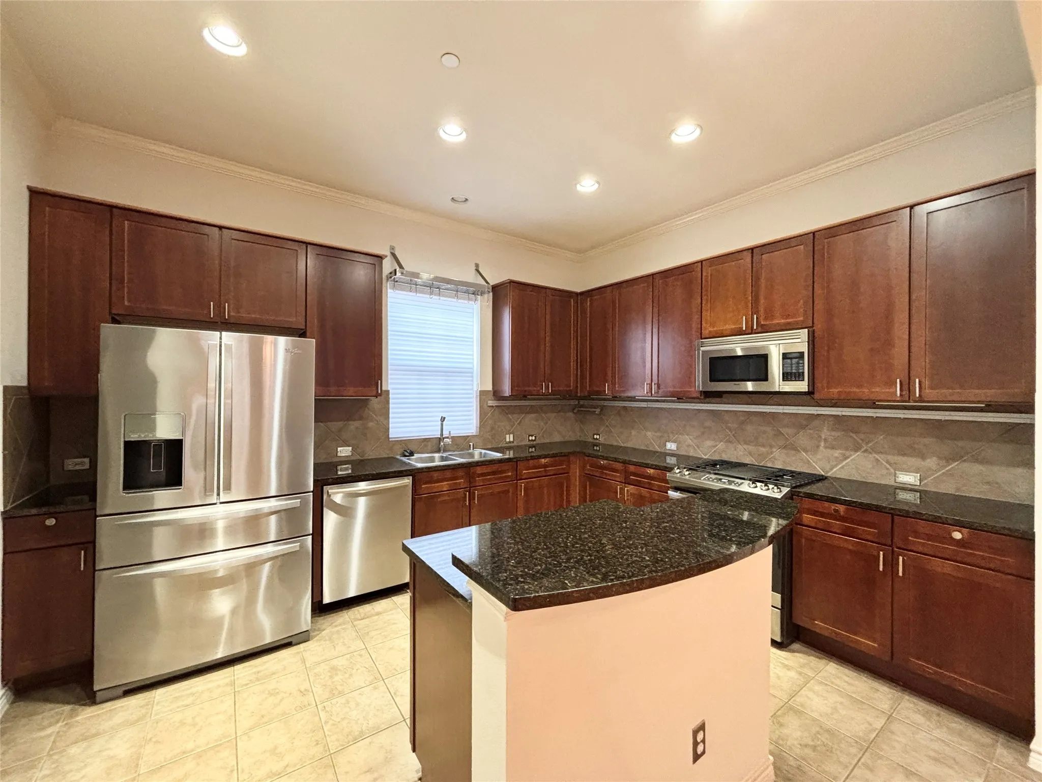 Townhouse For Sale in Dallas County , 15727 Seabolt Place, Addison, Texas 75001, 2 Bedroom, 3 Bathroom, 2 Garage spaces, 1,931 Sqft, built in 2005, Price $430,000, mls#21231929, Real Estate Agent in Addison, Homes For Sale in Dallas county, Homes For Sale in Addison, Realtor in Addison Texas, Real Estate Brokerage Independent Realty Texas, Luminita Cordes Realtor
