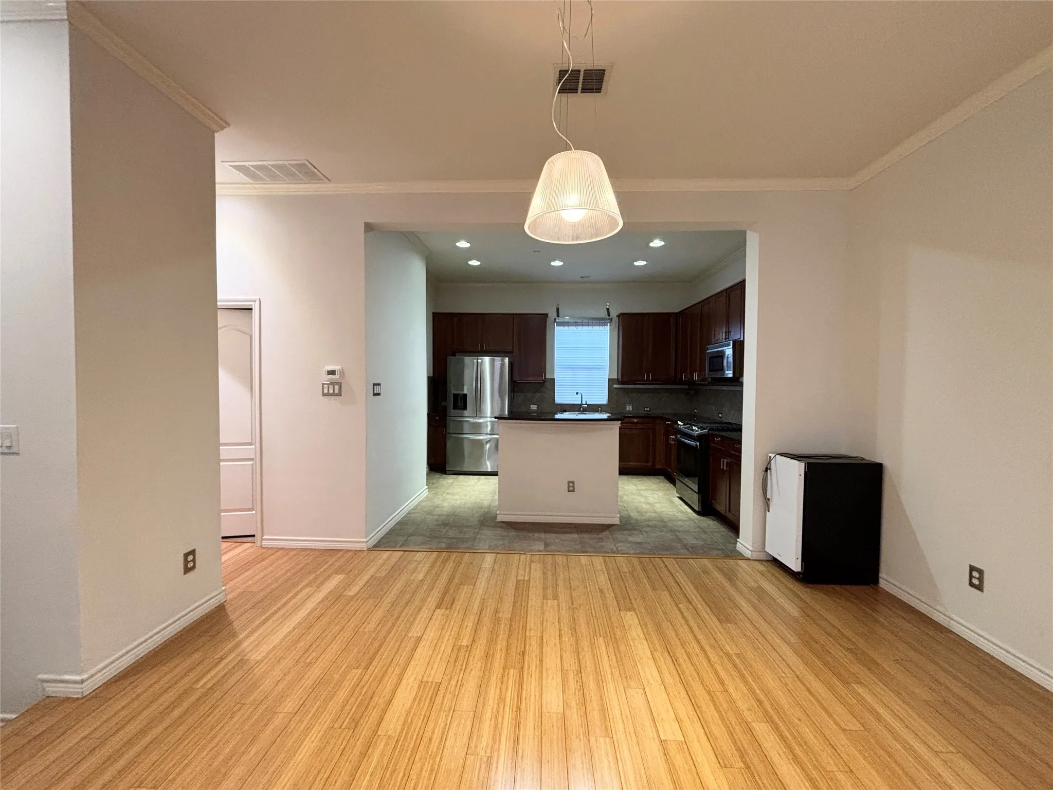 Townhouse For Sale in Dallas County , 15727 Seabolt Place, Addison, Texas 75001, 2 Bedroom, 3 Bathroom, 2 Garage spaces, 1,931 Sqft, built in 2005, Price $430,000, mls#21231929, Real Estate Agent in Addison, Homes For Sale in Dallas county, Homes For Sale in Addison, Realtor in Addison Texas, Real Estate Brokerage Independent Realty Texas, Luminita Cordes Realtor