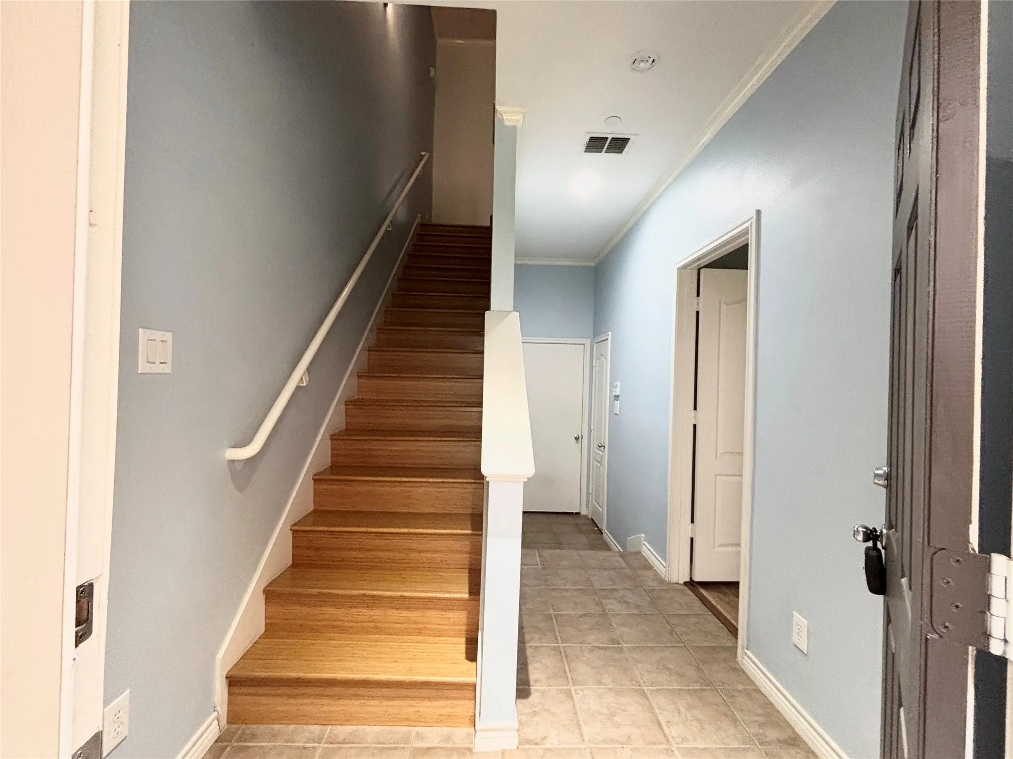 Townhouse For Sale in Dallas County , 15727 Seabolt Place, Addison, Texas 75001, 2 Bedroom, 3 Bathroom, 2 Garage spaces, 1,931 Sqft, built in 2005, Price $430,000, mls#21231929, Real Estate Agent in Addison, Homes For Sale in Dallas county, Homes For Sale in Addison, Realtor in Addison Texas, Real Estate Brokerage Independent Realty Texas, Luminita Cordes Realtor