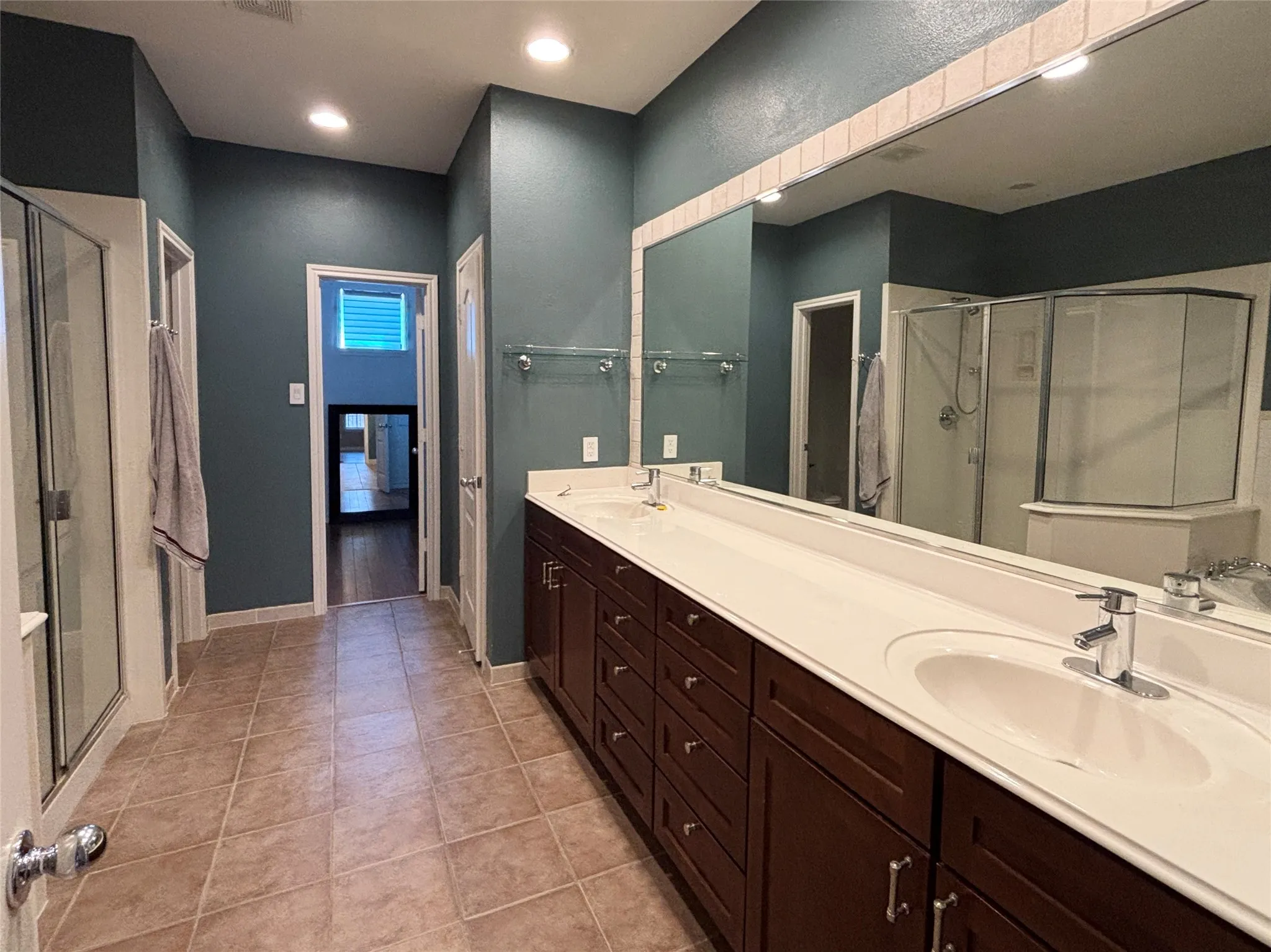 Townhouse For Sale in Dallas County , 15727 Seabolt Place, Addison, Texas 75001, 2 Bedroom, 3 Bathroom, 2 Garage spaces, 1,931 Sqft, built in 2005, Price $430,000, mls#21231929, Real Estate Agent in Addison, Homes For Sale in Dallas county, Homes For Sale in Addison, Realtor in Addison Texas, Real Estate Brokerage Independent Realty Texas, Luminita Cordes Realtor