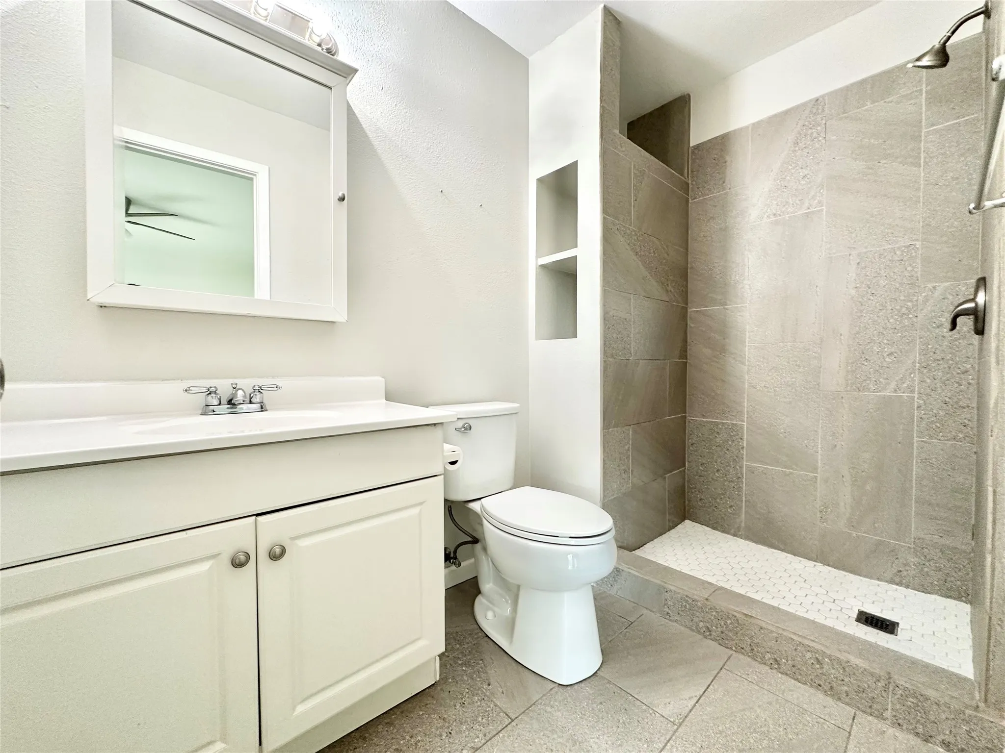 Duplex For Rent in Tarrant County , 4933 Curzon Avenue, Fort Worth, Texas 76107, 2 Bedrooms, 2 Bathrooms, Garage spaces, 900 Sqft, built in 1976, Price $1,650, mls#21229331, Real Estate Agent in Fort Worth, Homes For Rent in Tarrant county, Homes For Rent in Fort Worth, Realtor in Fort Worth Texas, Real Estate Brokerage Independent Realty Texas, Luminita Cordes Realtor