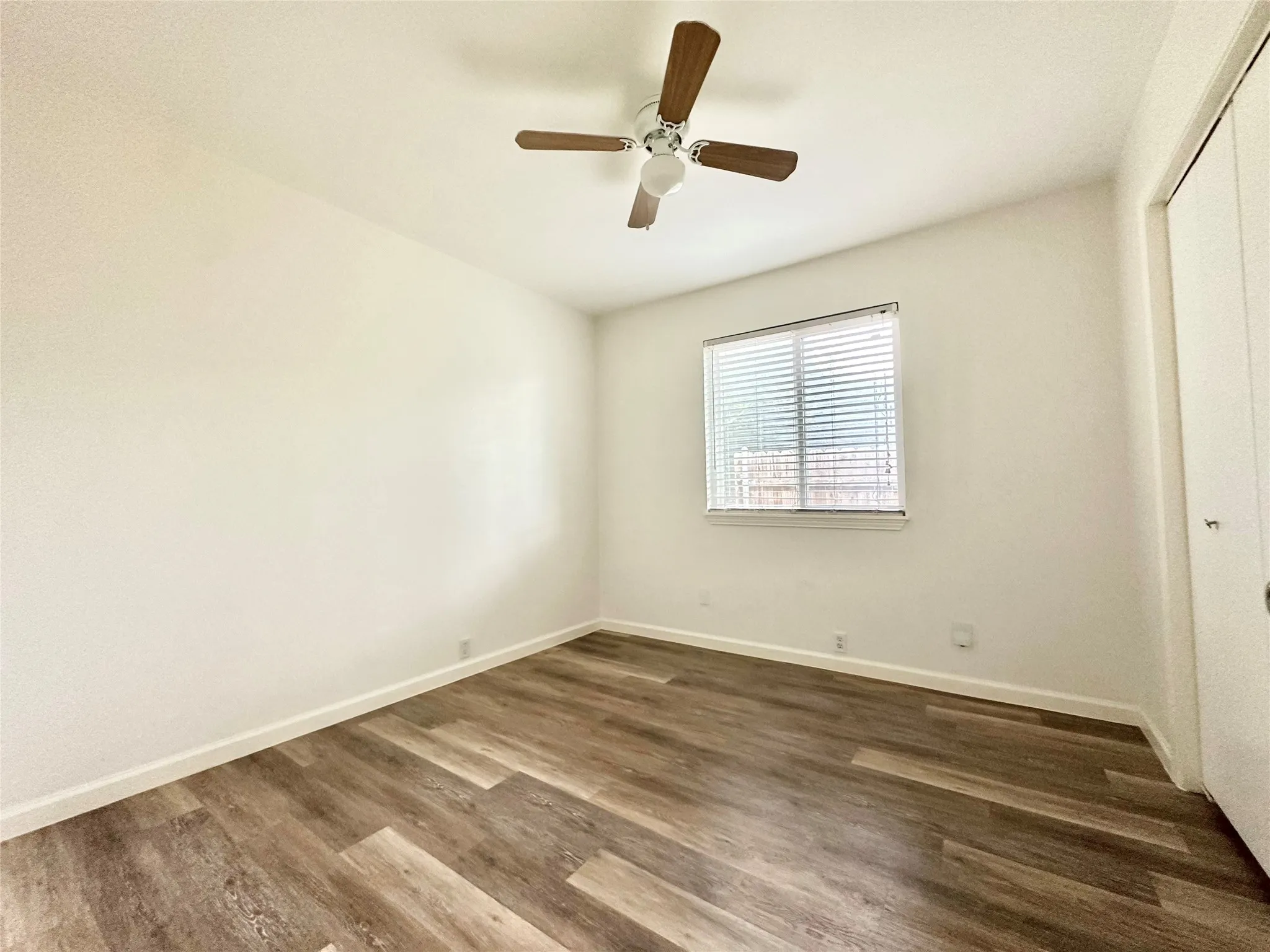 Duplex For Rent in Tarrant County , 4933 Curzon Avenue, Fort Worth, Texas 76107, 2 Bedrooms, 2 Bathrooms, Garage spaces, 900 Sqft, built in 1976, Price $1,650, mls#21229331, Real Estate Agent in Fort Worth, Homes For Rent in Tarrant county, Homes For Rent in Fort Worth, Realtor in Fort Worth Texas, Real Estate Brokerage Independent Realty Texas, Luminita Cordes Realtor