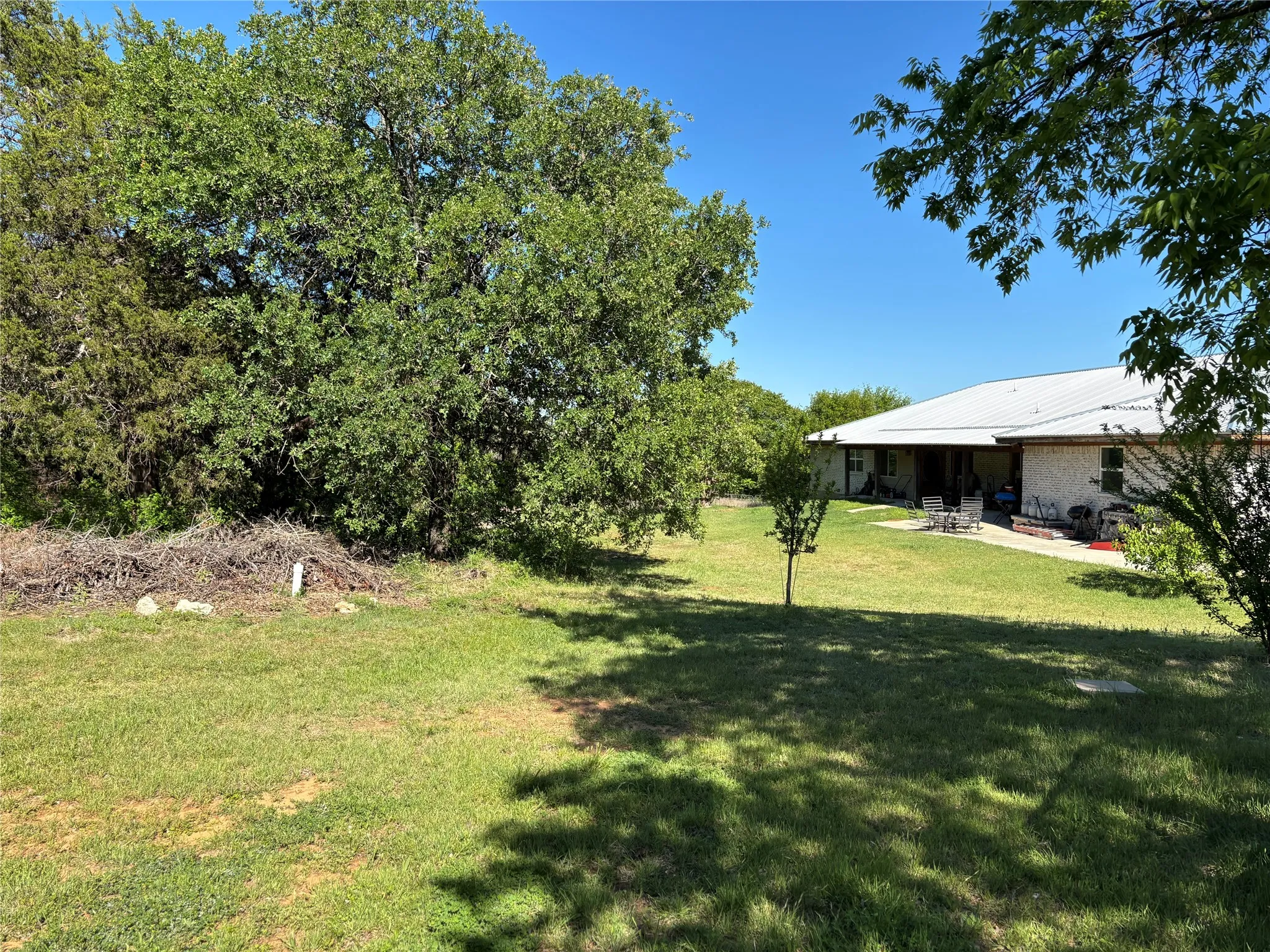 Single Family Residence For Sale in Tarrant County , 5355 Banks Road, Fort Worth, Texas 76140, 6 Bedrooms, 3 Bathrooms, 2 Garage spaces, 3,694 Sqft, built in 1990, Price $624,000, mls#21231962, Real Estate Agent in Fort Worth, Homes For Sale in Tarrant county, Homes For Sale in Fort Worth, Realtor in Fort Worth Texas, Real Estate Brokerage Independent Realty Texas, Luminita Cordes Realtor