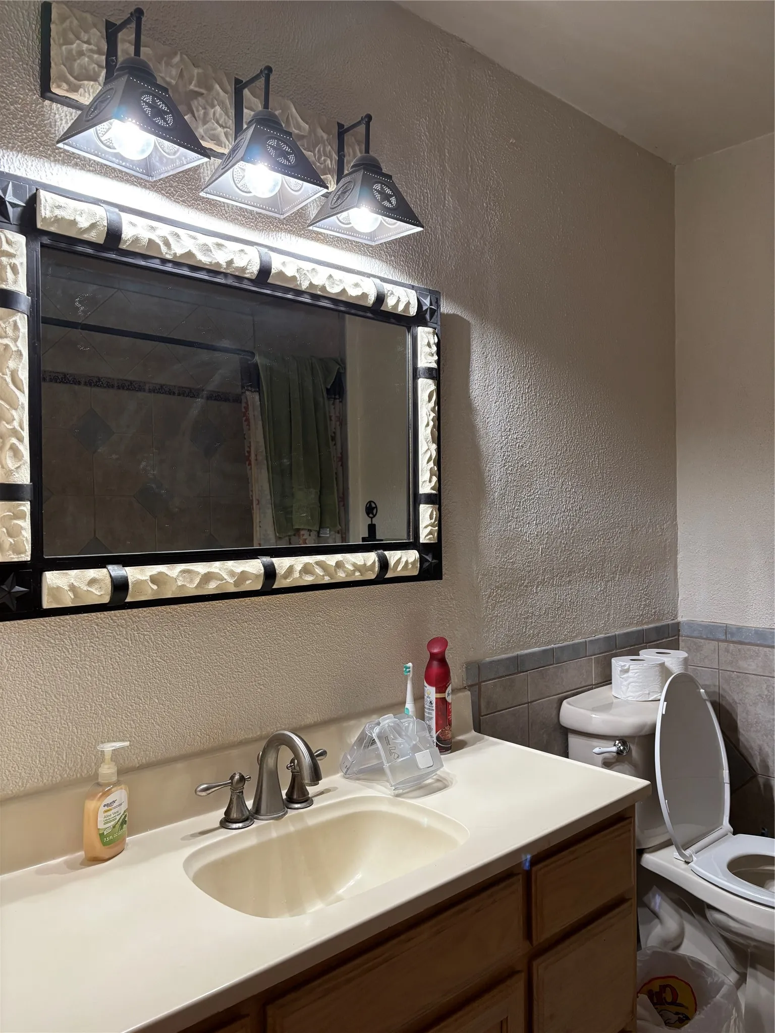  Hall Bath