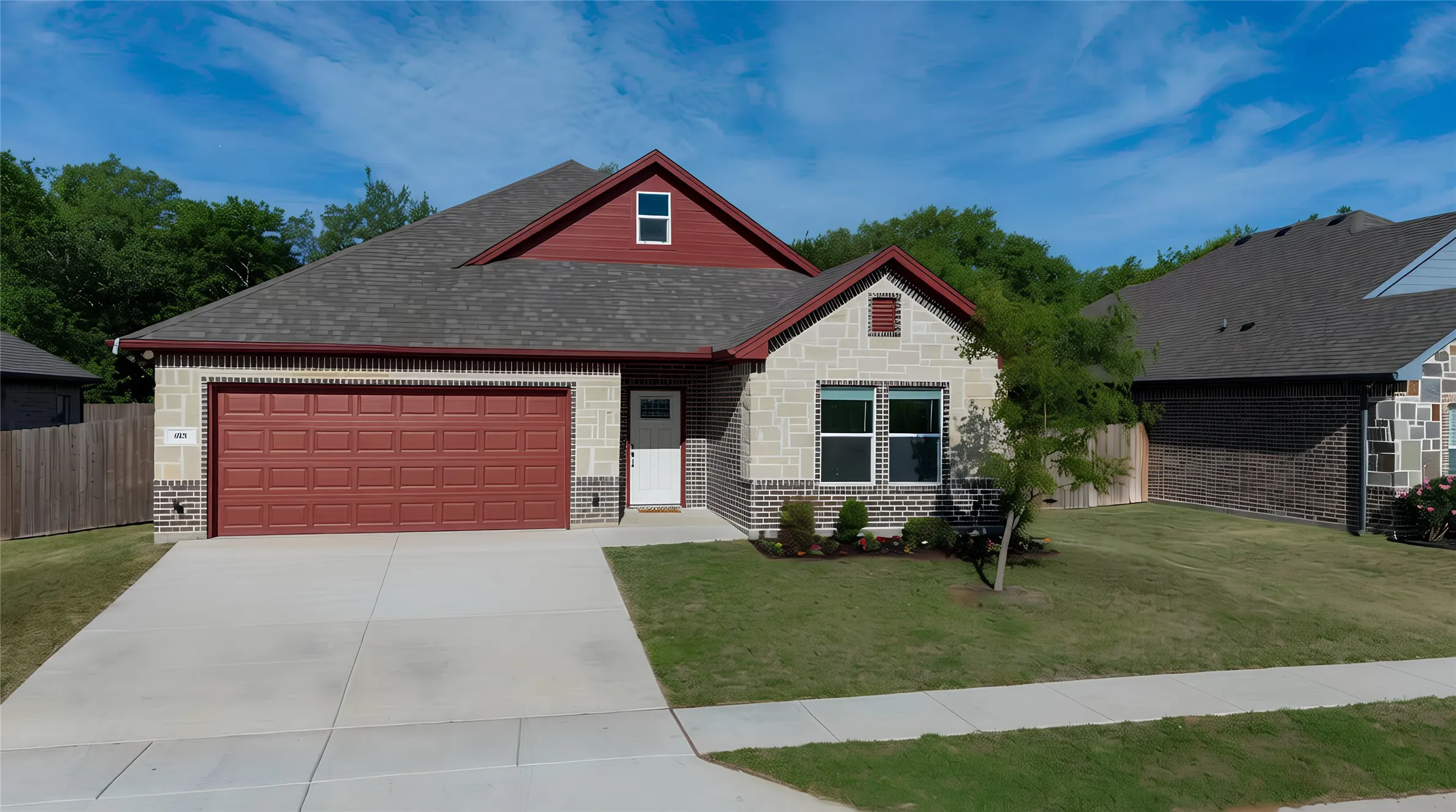 Single Family Residence For Sale in Parker County , 405 Titus Drive, Springtown, Texas 76082, 3 Bedroom, 3 Bathroom, 2 Garage spaces, 1,648 Sqft, built in 2022, Preowned, mls#21229589, Real Estate Agent in Springtown, Homes For Sale in Parker county, Homes For Sale in Springtown, Realtor in Springtown Texas, Real Estate Brokerage Independent Realty Texas, Luminita Cordes Realtor