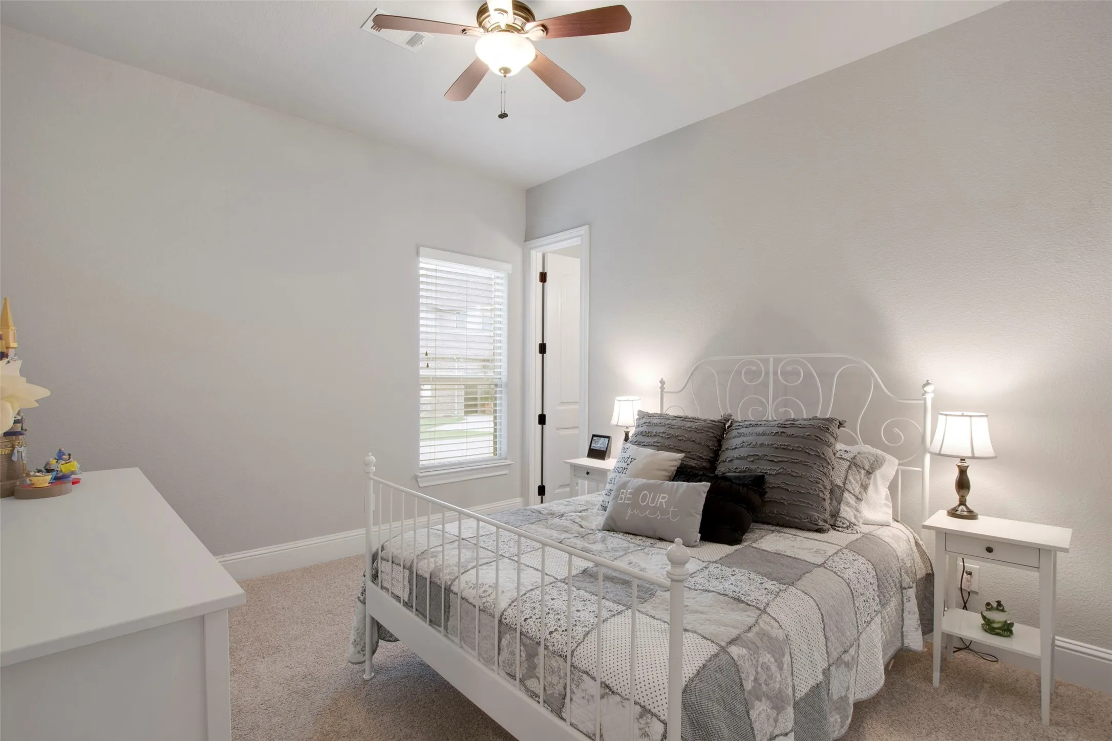 Single Family Residence For Sale in Rockwall County , 700 Britton Place, Heath, Texas 75032, 4 Bedroom, 4 Bathroom, 3 Garage spaces, 3,458 Sqft, built in 2016, mls#21230593, Real Estate Agent in Heath, Homes For Sale in Rockwall county, Homes For Sale in Heath, Realtor in Heath Texas, Real Estate Brokerage Independent Realty Texas, Luminita Cordes Realtor