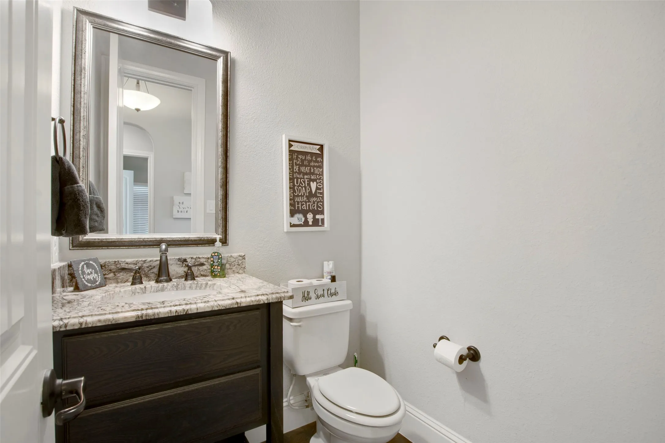 Single Family Residence For Sale in Rockwall County , 700 Britton Place, Heath, Texas 75032, 4 Bedroom, 4 Bathroom, 3 Garage spaces, 3,458 Sqft, built in 2016, mls#21230593, Real Estate Agent in Heath, Homes For Sale in Rockwall county, Homes For Sale in Heath, Realtor in Heath Texas, Real Estate Brokerage Independent Realty Texas, Luminita Cordes Realtor