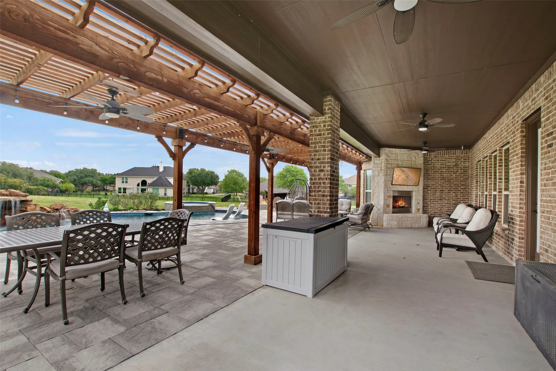 Single Family Residence For Sale in Rockwall County , 700 Britton Place, Heath, Texas 75032, 4 Bedroom, 4 Bathroom, 3 Garage spaces, 3,458 Sqft, built in 2016, mls#21230593, Real Estate Agent in Heath, Homes For Sale in Rockwall county, Homes For Sale in Heath, Realtor in Heath Texas, Real Estate Brokerage Independent Realty Texas, Luminita Cordes Realtor