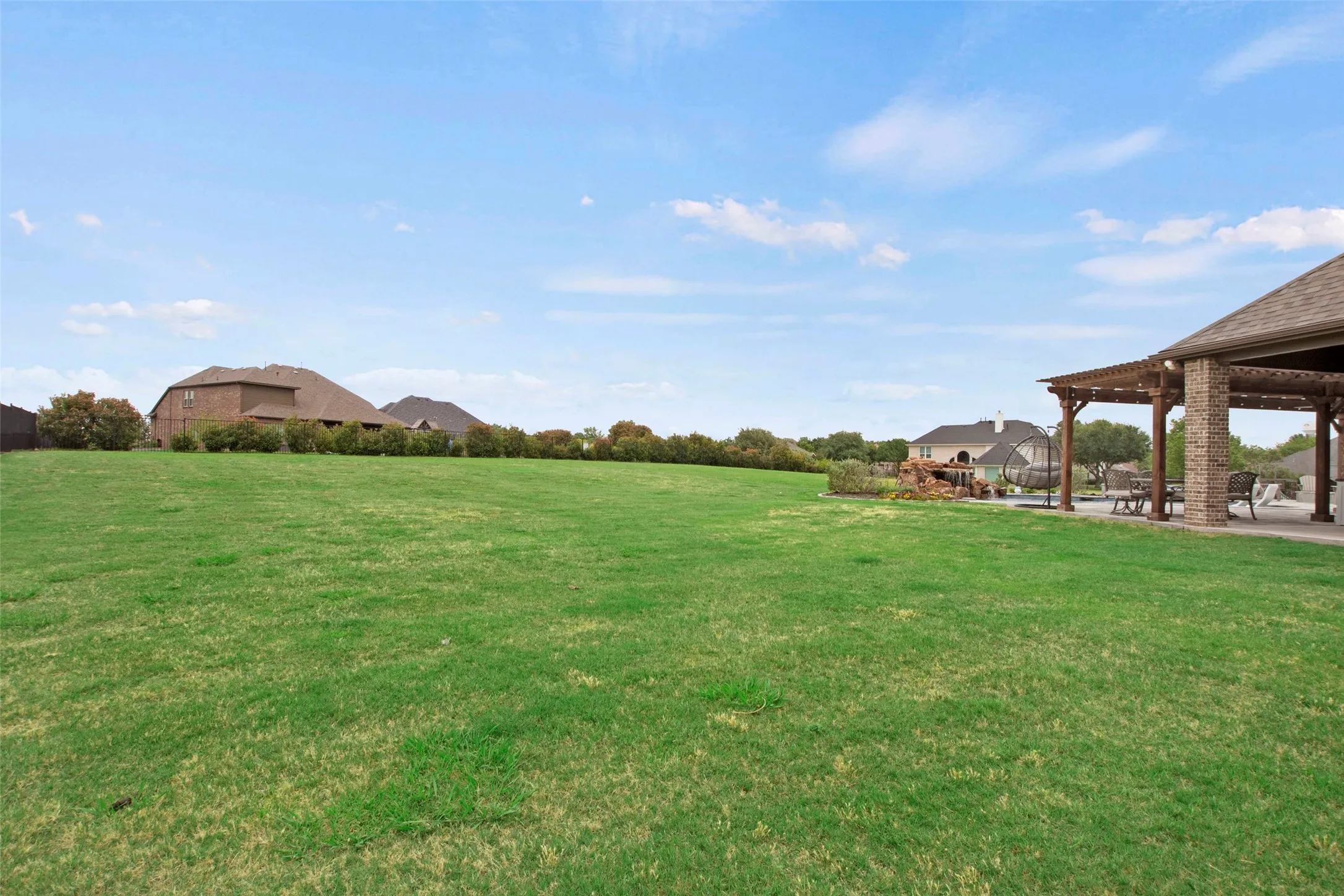 Single Family Residence For Sale in Rockwall County , 700 Britton Place, Heath, Texas 75032, 4 Bedroom, 4 Bathroom, 3 Garage spaces, 3,458 Sqft, built in 2016, mls#21230593, Real Estate Agent in Heath, Homes For Sale in Rockwall county, Homes For Sale in Heath, Realtor in Heath Texas, Real Estate Brokerage Independent Realty Texas, Luminita Cordes Realtor