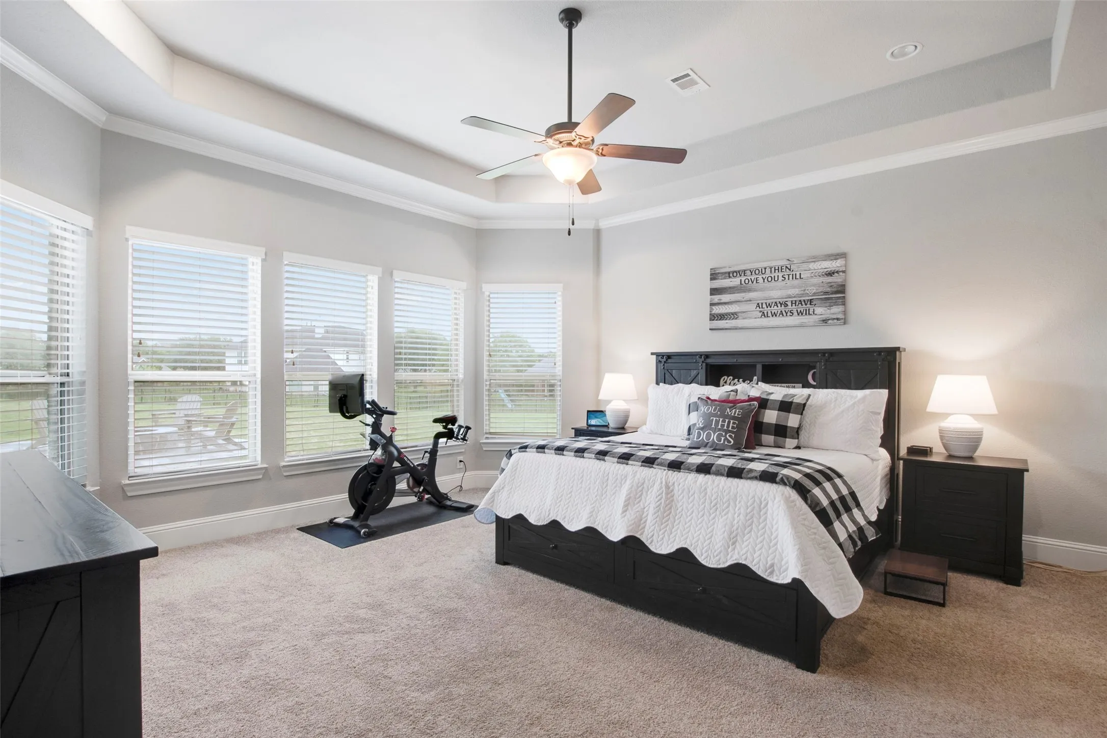 Single Family Residence For Sale in Rockwall County , 700 Britton Place, Heath, Texas 75032, 4 Bedroom, 4 Bathroom, 3 Garage spaces, 3,458 Sqft, built in 2016, mls#21230593, Real Estate Agent in Heath, Homes For Sale in Rockwall county, Homes For Sale in Heath, Realtor in Heath Texas, Real Estate Brokerage Independent Realty Texas, Luminita Cordes Realtor
