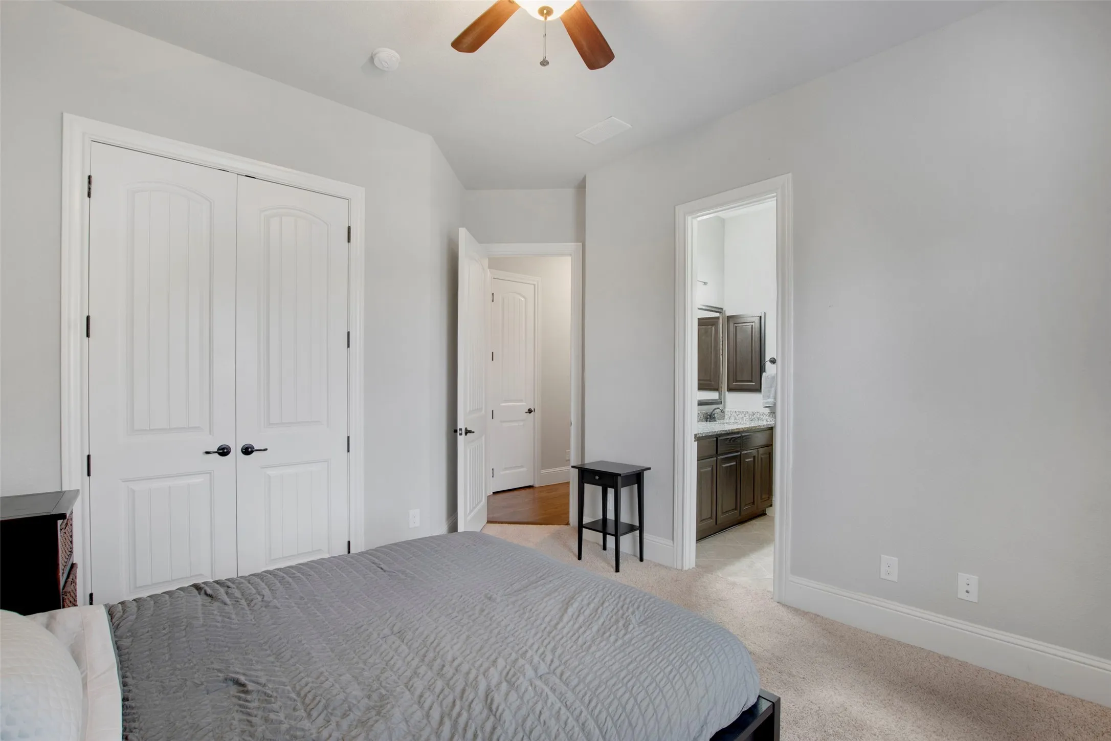 Single Family Residence For Sale in Rockwall County , 700 Britton Place, Heath, Texas 75032, 4 Bedroom, 4 Bathroom, 3 Garage spaces, 3,458 Sqft, built in 2016, mls#21230593, Real Estate Agent in Heath, Homes For Sale in Rockwall county, Homes For Sale in Heath, Realtor in Heath Texas, Real Estate Brokerage Independent Realty Texas, Luminita Cordes Realtor