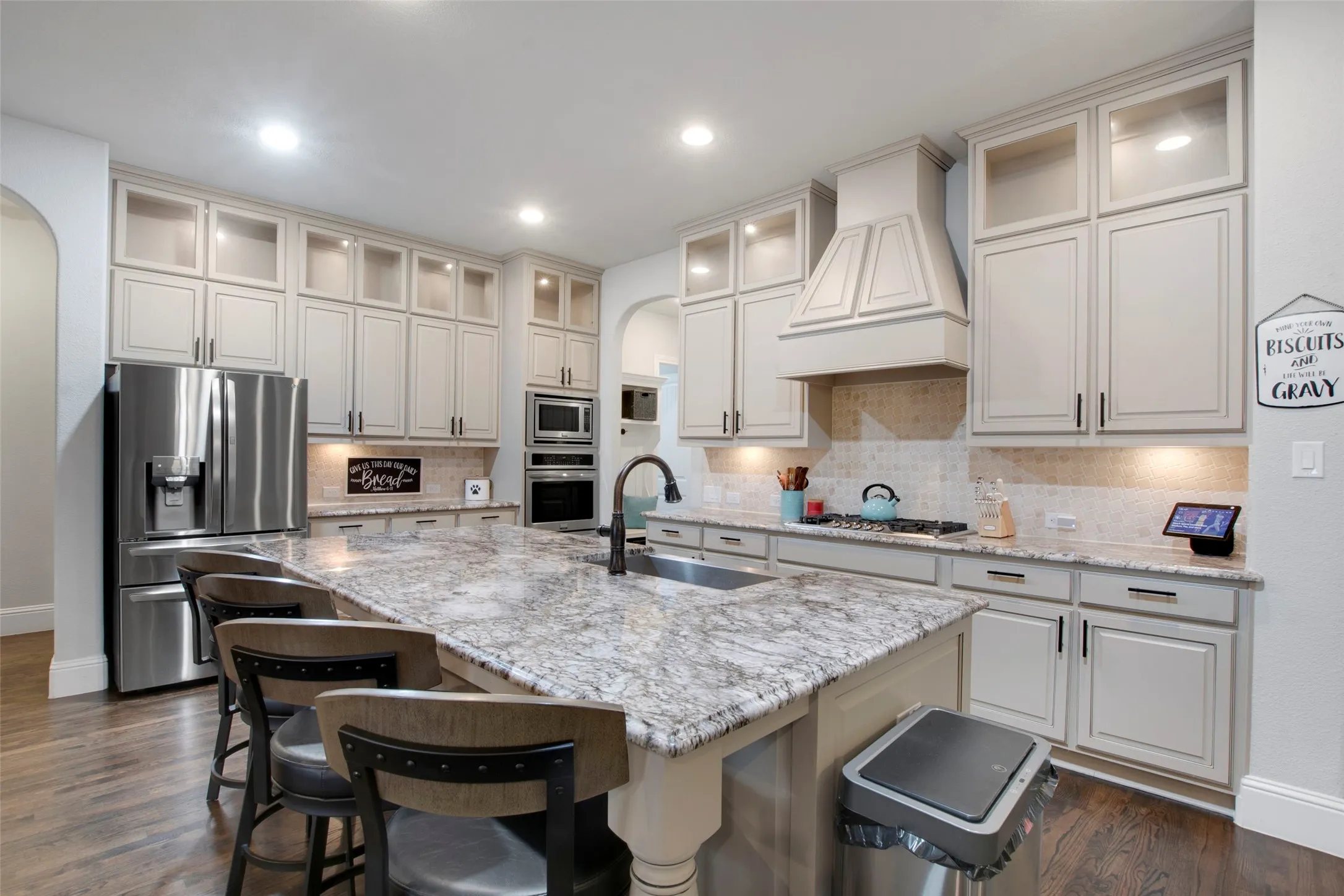 Single Family Residence For Sale in Rockwall County , 700 Britton Place, Heath, Texas 75032, 4 Bedroom, 4 Bathroom, 3 Garage spaces, 3,458 Sqft, built in 2016, mls#21230593, Real Estate Agent in Heath, Homes For Sale in Rockwall county, Homes For Sale in Heath, Realtor in Heath Texas, Real Estate Brokerage Independent Realty Texas, Luminita Cordes Realtor