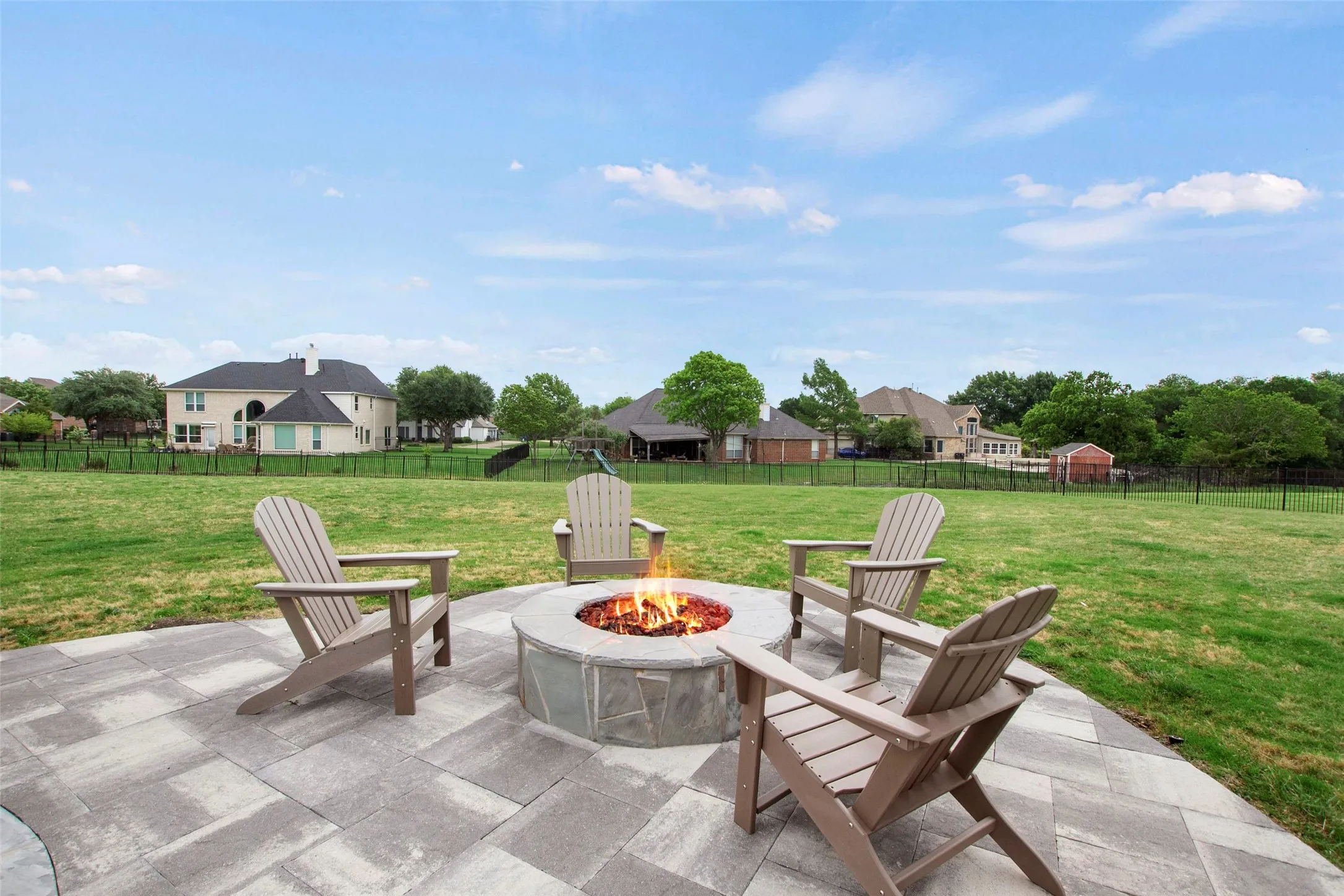 Single Family Residence For Sale in Rockwall County , 700 Britton Place, Heath, Texas 75032, 4 Bedroom, 4 Bathroom, 3 Garage spaces, 3,458 Sqft, built in 2016, mls#21230593, Real Estate Agent in Heath, Homes For Sale in Rockwall county, Homes For Sale in Heath, Realtor in Heath Texas, Real Estate Brokerage Independent Realty Texas, Luminita Cordes Realtor