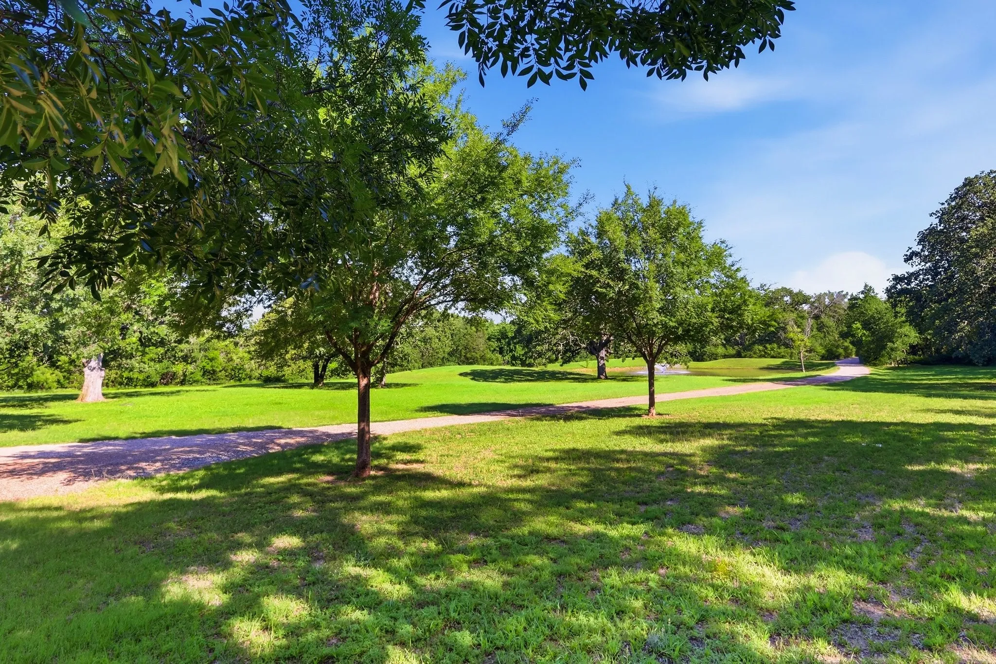 Single Family Residence For Sale in Denton County , 921 E FM 407, Argyle, Texas 76226, 7 Bedroom, 7 Bathroom, 4 Garage spaces, 7,603 Sqft, built in 1985, Preowned, mls#21225778, Real Estate Agent in Argyle, Homes For Sale in Denton county, Homes For Sale in Argyle, Realtor in Argyle Texas, Real Estate Brokerage Independent Realty Texas, Luminita Cordes Realtor