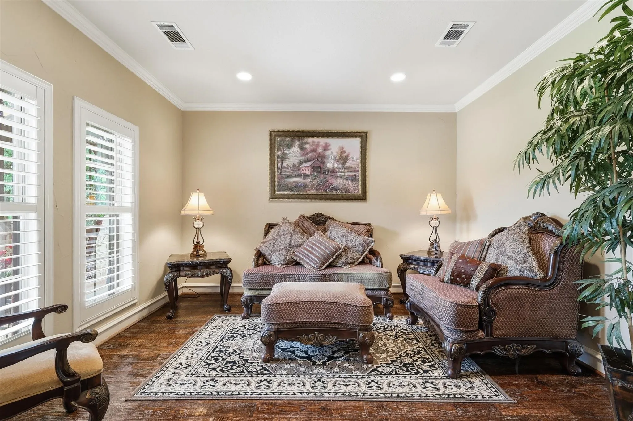 Sitting room, perfect for quiet cup of coffee