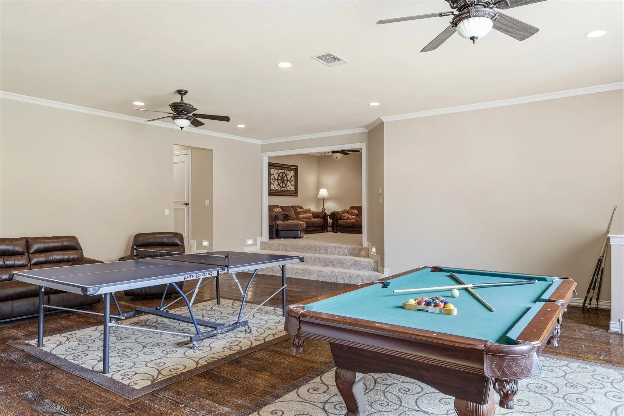 Huge Gameroom