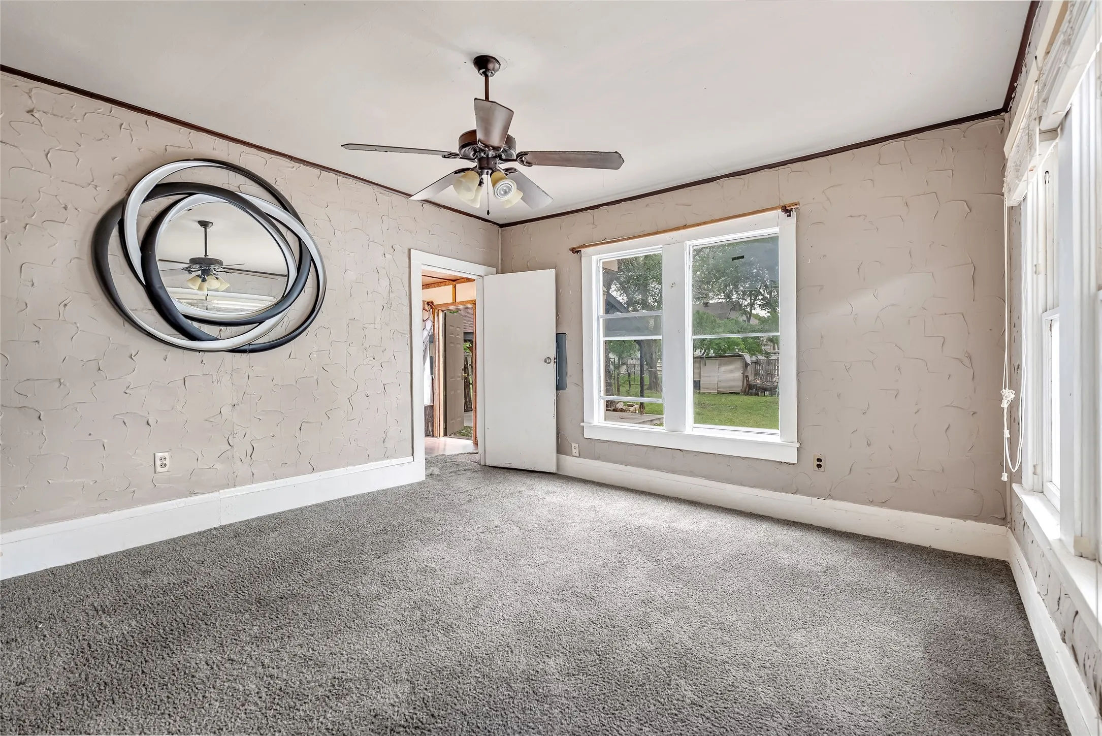 Single Family Residence For Sale in Tarrant County , 2218 Lincoln Avenue, Fort Worth, Texas 76164, 3 Bedroom, 2 Bathroom, Garage spaces, 1,064 Sqft, built in 1930, Price $208,000, mls#21232073, Real Estate Agent in Fort Worth, Homes For Sale in Tarrant county, Homes For Sale in Fort Worth, Realtor in Fort Worth Texas, Real Estate Brokerage Independent Realty Texas, Luminita Cordes Realtor