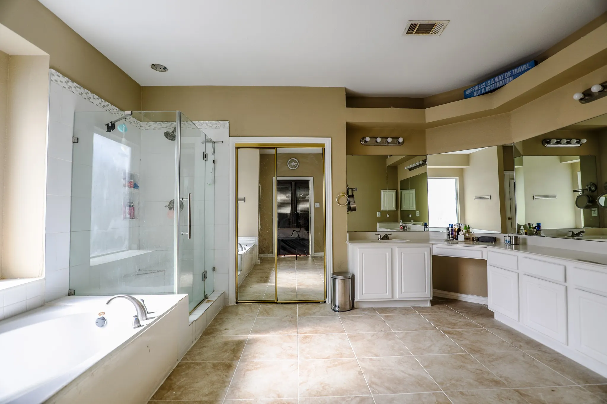 Single Family Residence For Sale in Dallas County , 611 Laura Lane, Grand Prairie, Texas 75052, 4 Bedroom, 4 Bathroom, 2 Garage spaces, 3,527 Sqft, built in 2001, mls#21232070, Real Estate Agent in Grand Prairie, Homes For Sale in Dallas county, Homes For Sale in Grand Prairie, Realtor in Grand Prairie Texas, Real Estate Brokerage Independent Realty Texas, Luminita Cordes Realtor