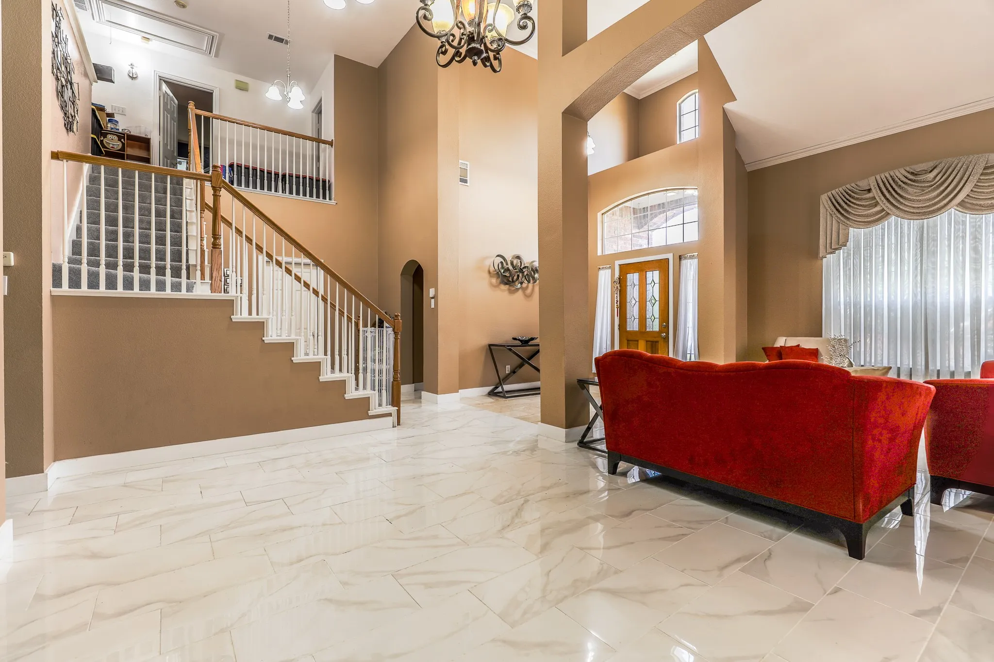 Single Family Residence For Sale in Dallas County , 611 Laura Lane, Grand Prairie, Texas 75052, 4 Bedroom, 4 Bathroom, 2 Garage spaces, 3,527 Sqft, built in 2001, mls#21232070, Real Estate Agent in Grand Prairie, Homes For Sale in Dallas county, Homes For Sale in Grand Prairie, Realtor in Grand Prairie Texas, Real Estate Brokerage Independent Realty Texas, Luminita Cordes Realtor