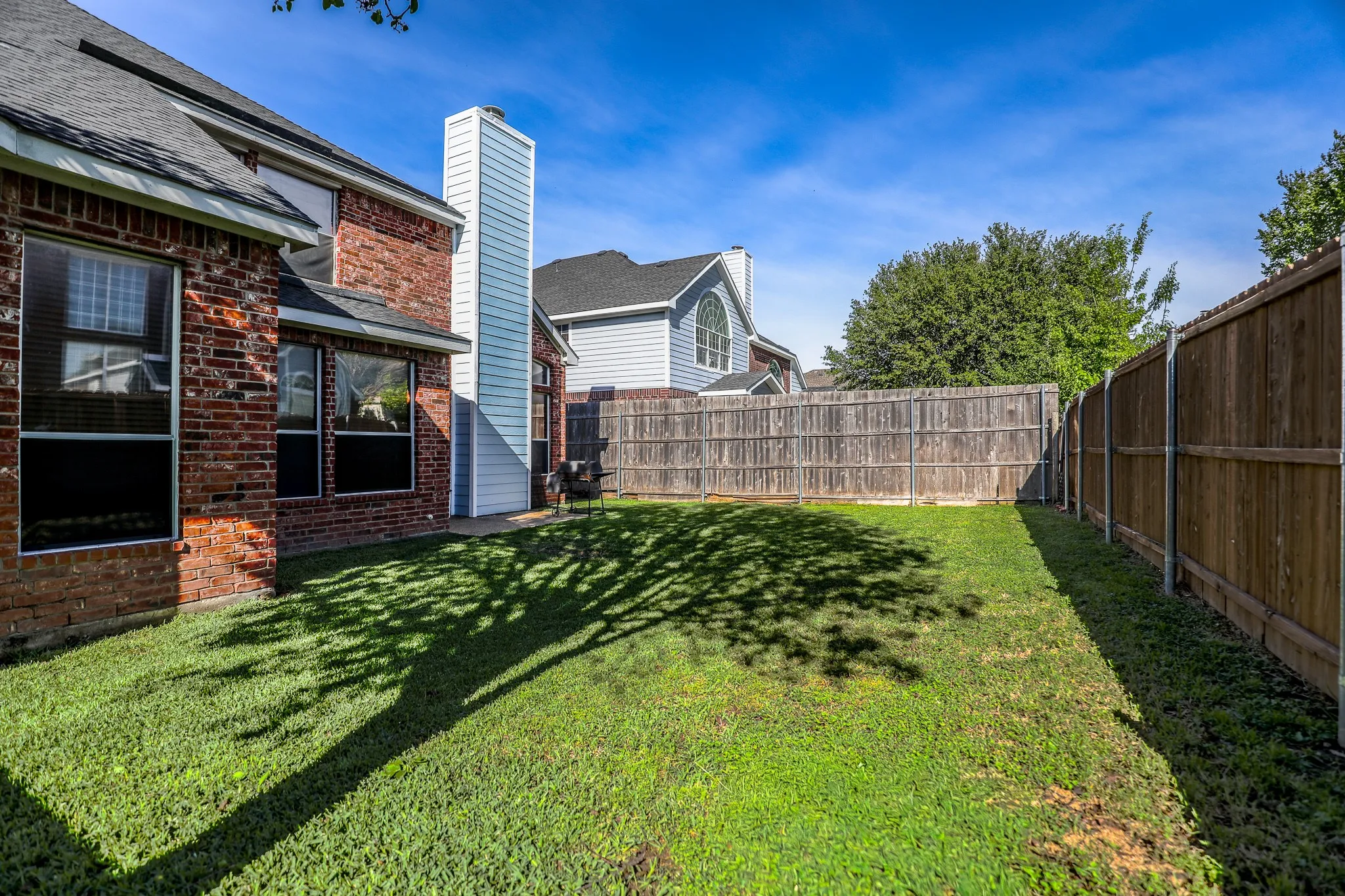 Single Family Residence For Sale in Dallas County , 611 Laura Lane, Grand Prairie, Texas 75052, 4 Bedroom, 4 Bathroom, 2 Garage spaces, 3,527 Sqft, built in 2001, mls#21232070, Real Estate Agent in Grand Prairie, Homes For Sale in Dallas county, Homes For Sale in Grand Prairie, Realtor in Grand Prairie Texas, Real Estate Brokerage Independent Realty Texas, Luminita Cordes Realtor