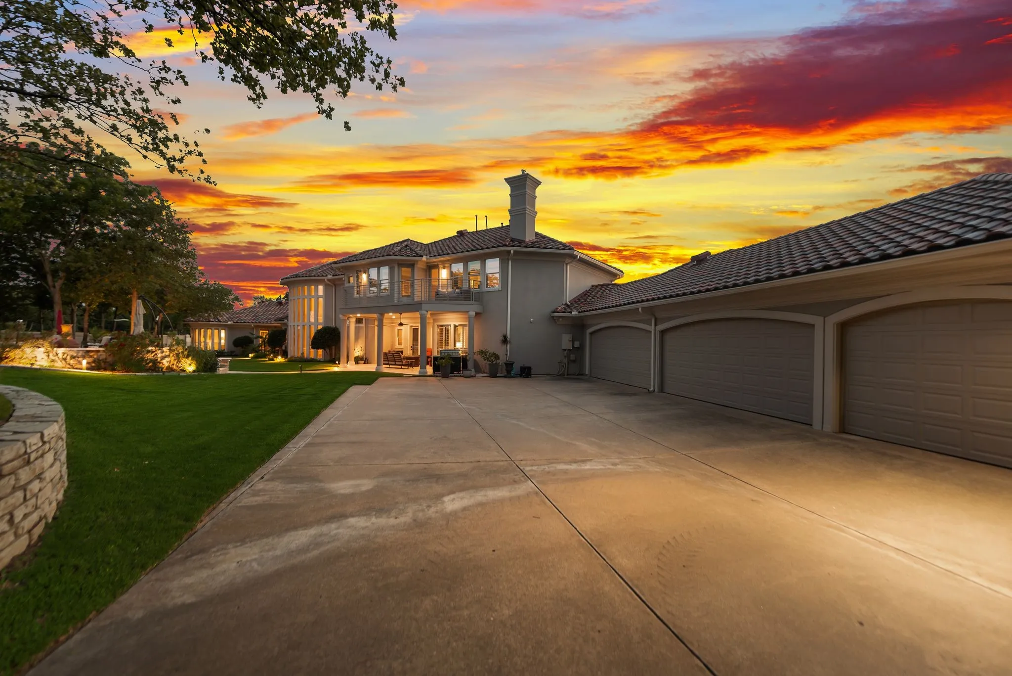 Single Family Residence For Sale in Denton County , 5100 Lighthouse Drive, Flower Mound, Texas 75022, 4 Bedroom, 5 Bathroom, 5 Garage spaces, 6,320 Sqft, built in 1996, Preowned, mls#21227704, Real Estate Agent in Flower Mound, Homes For Sale in Denton county, Homes For Sale in Flower Mound, Realtor in Flower Mound Texas, Real Estate Brokerage Independent Realty Texas, Luminita Cordes Realtor