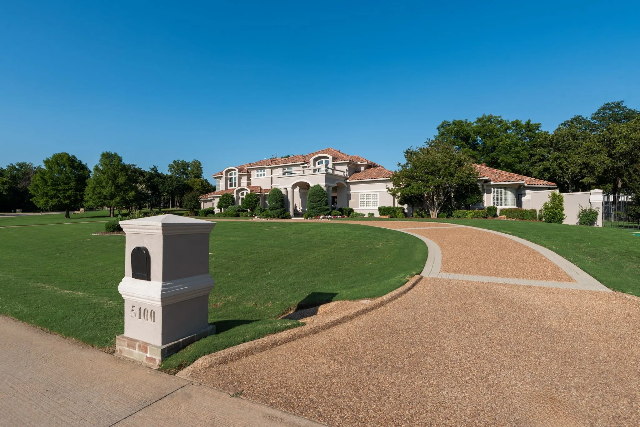 Single Family Residence For Sale in Denton County , 5100 Lighthouse Drive, Flower Mound, Texas 75022, 4 Bedroom, 5 Bathroom, 5 Garage spaces, 6,320 Sqft, built in 1996, Preowned, mls#21227704, Real Estate Agent in Flower Mound, Homes For Sale in Denton county, Homes For Sale in Flower Mound, Realtor in Flower Mound Texas, Real Estate Brokerage Independent Realty Texas, Luminita Cordes Realtor